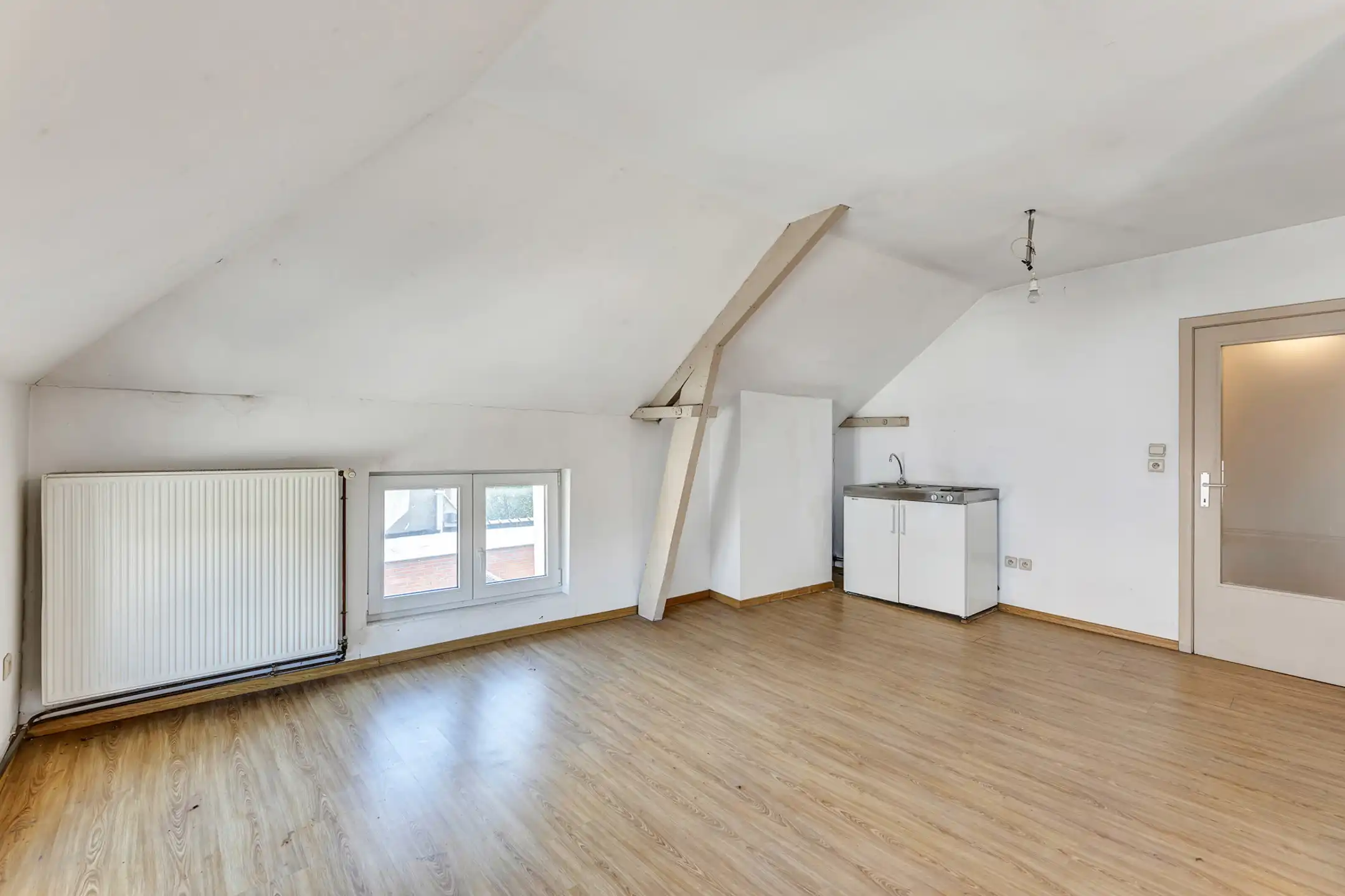 Gewaardeerd restaurant/handelspand met appartementen foto 36