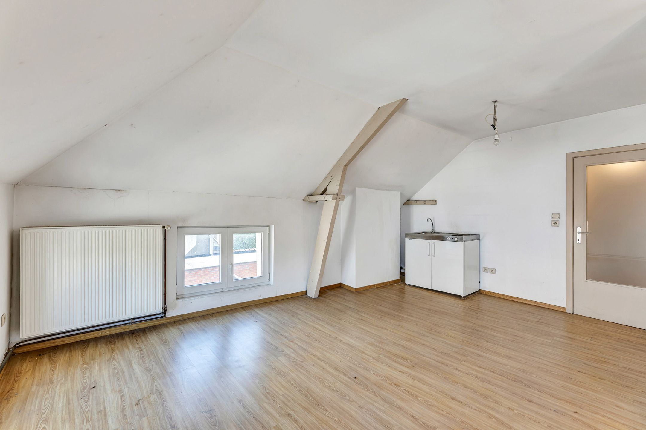 Gewaardeerd restaurant/handelspand met appartementen foto 36