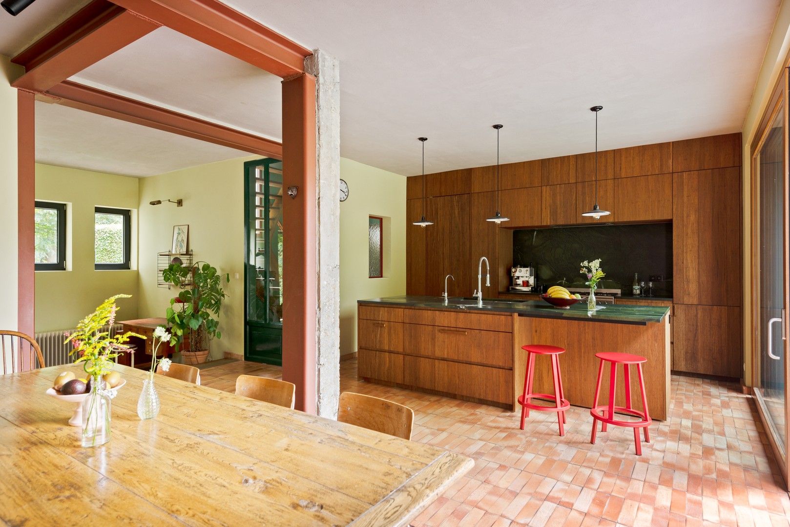 Stijlvolle, vrijstaande villa met zonnige tuin en zwemvijver foto 6