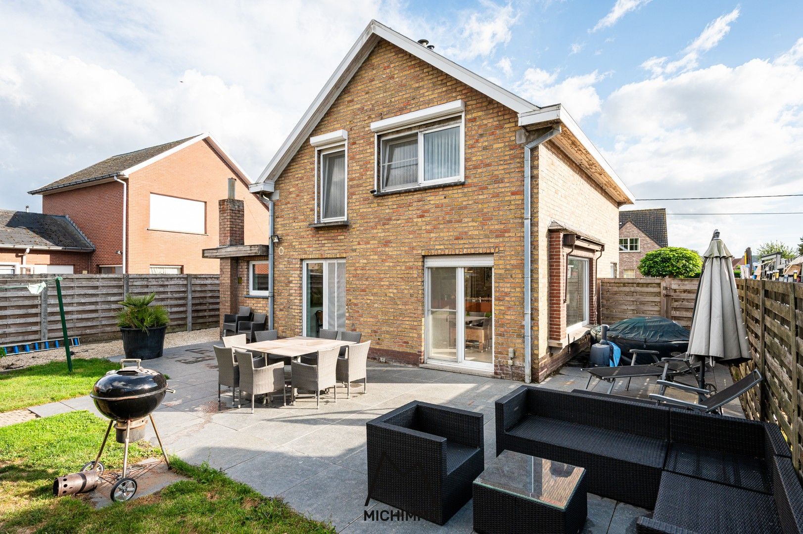 Open bebouwing met drie slaapkamers, grote tuin en EPC C (240 kWh) foto 7