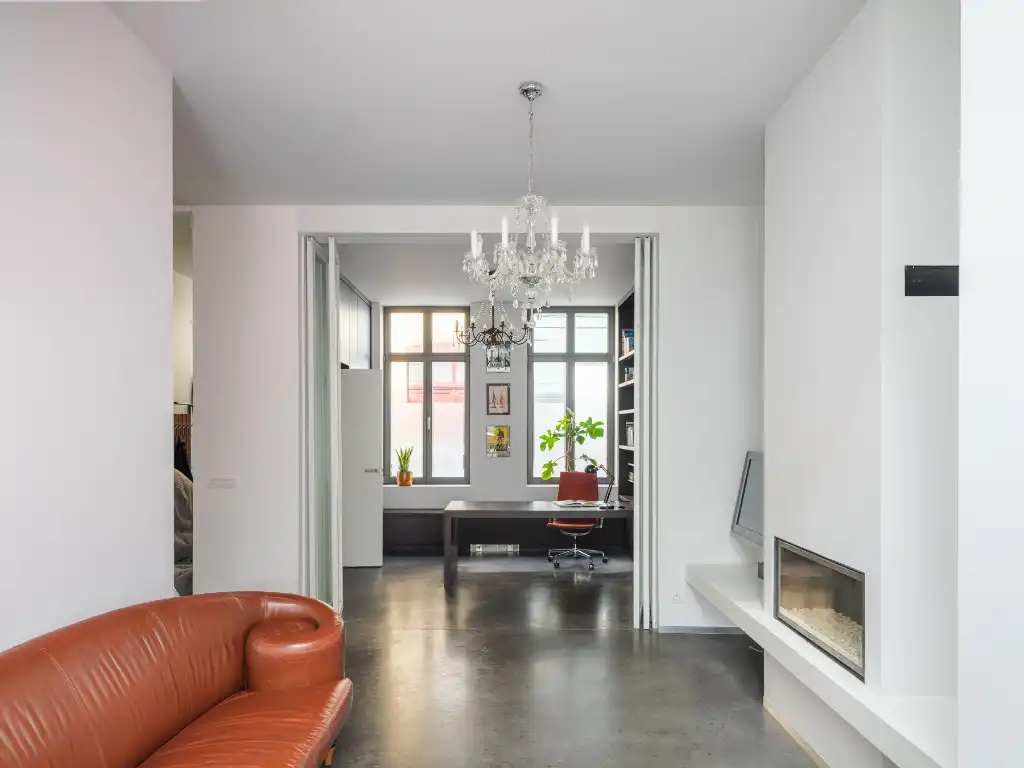 Architecturale burgerwoning naar de hand van Enplus architecten met stadstuin en polyvalente achterbouw op een boogscheut van het stadscentrum. foto 10