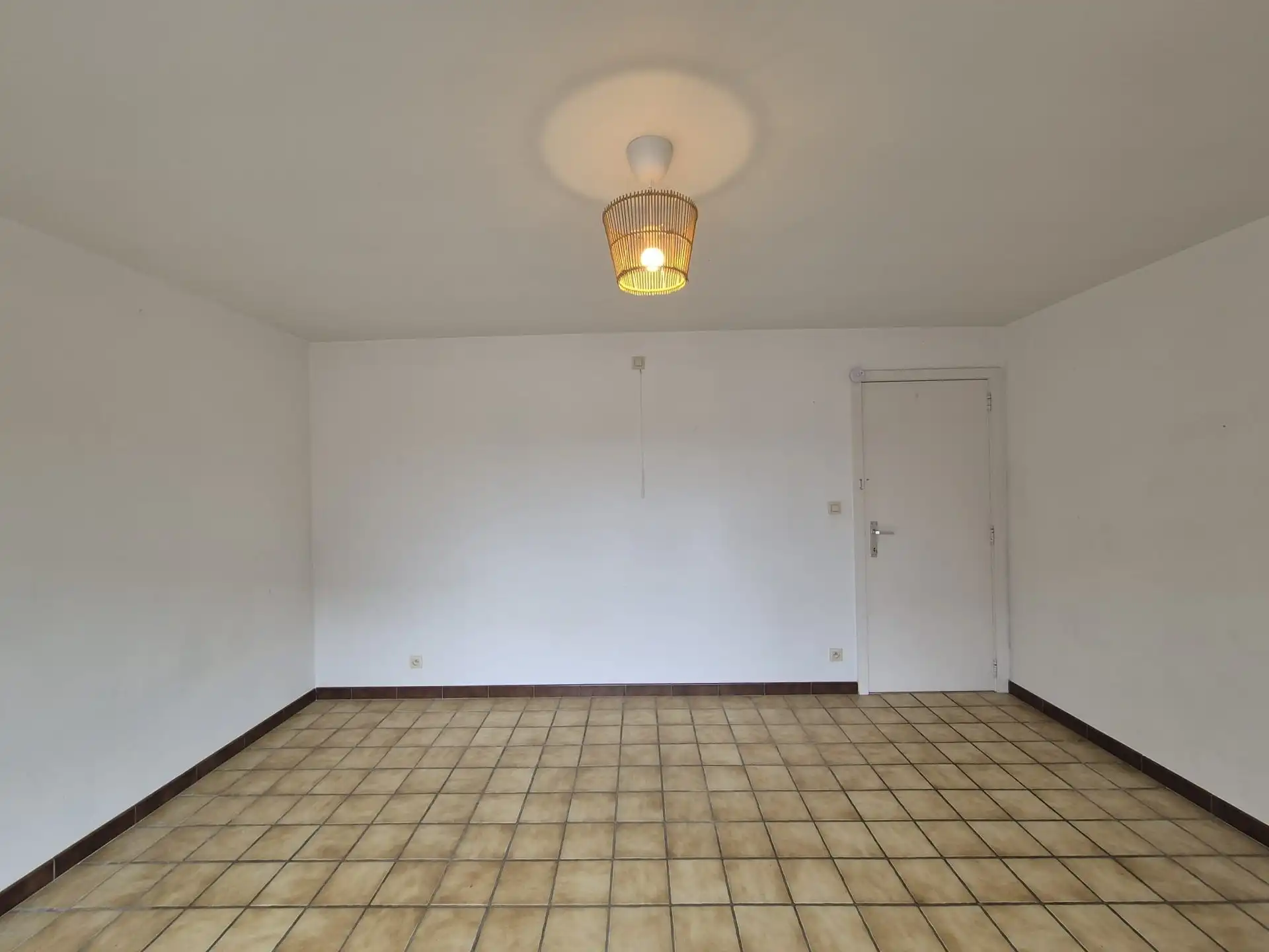 Centraal gelegen ruim appartement met groot zongericht terras en garage. foto 20