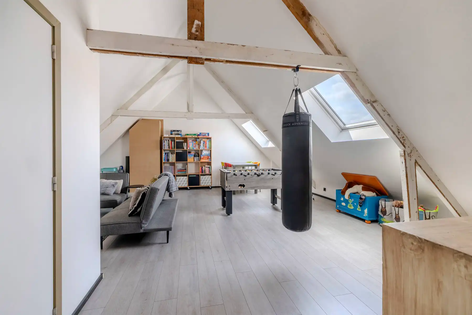 Instapklare woning met 4 slpks, 2 badks en gezellige tuin foto 22