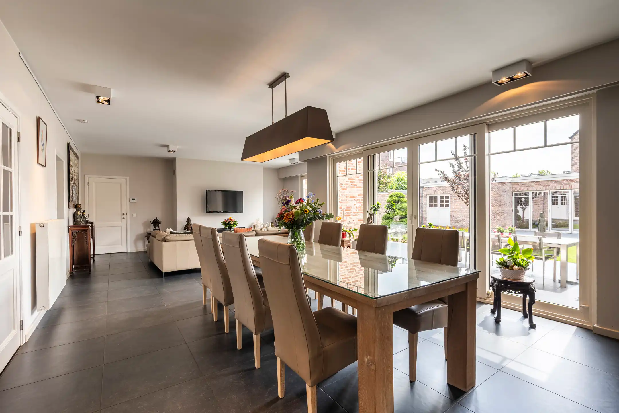Verrassend ruime woning op toplocatie met binnenzwembad foto 7