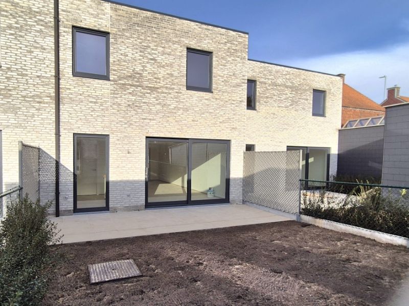 Hooglede: gesloten nieuwbouwwoning met 3 slaapkamers, zuid-gerichte tuin, carport en berging op een perceel van 169 m², centrale ligging foto 11