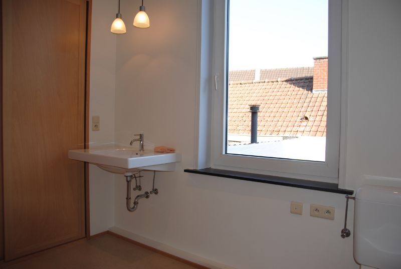 gezellige, gerenoveerde rijwoning te huur in centrum Tielt foto 7