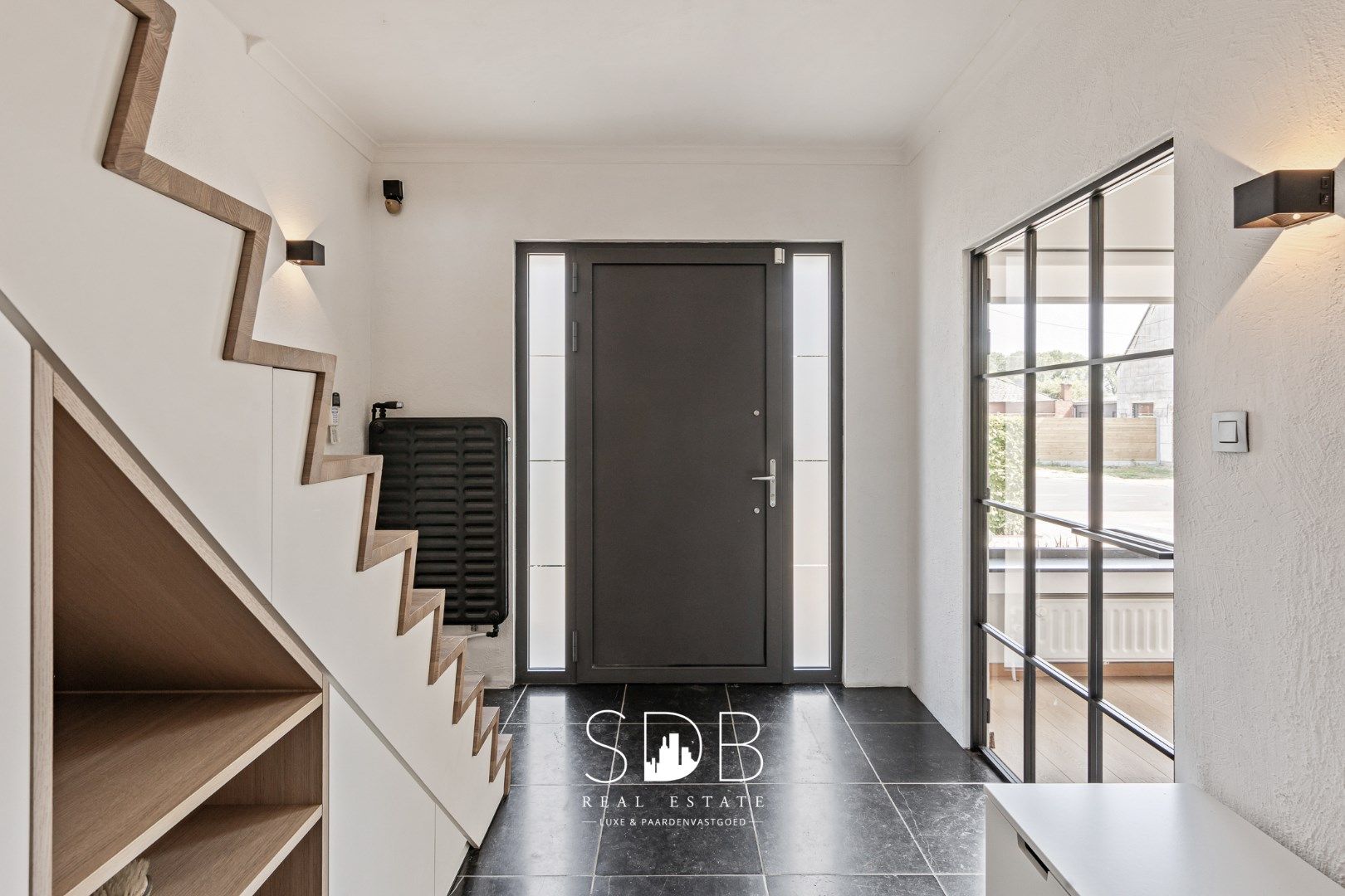 Prachtige hedendaagse villa met gezinstuin en zwembad op 1.387m² foto 4