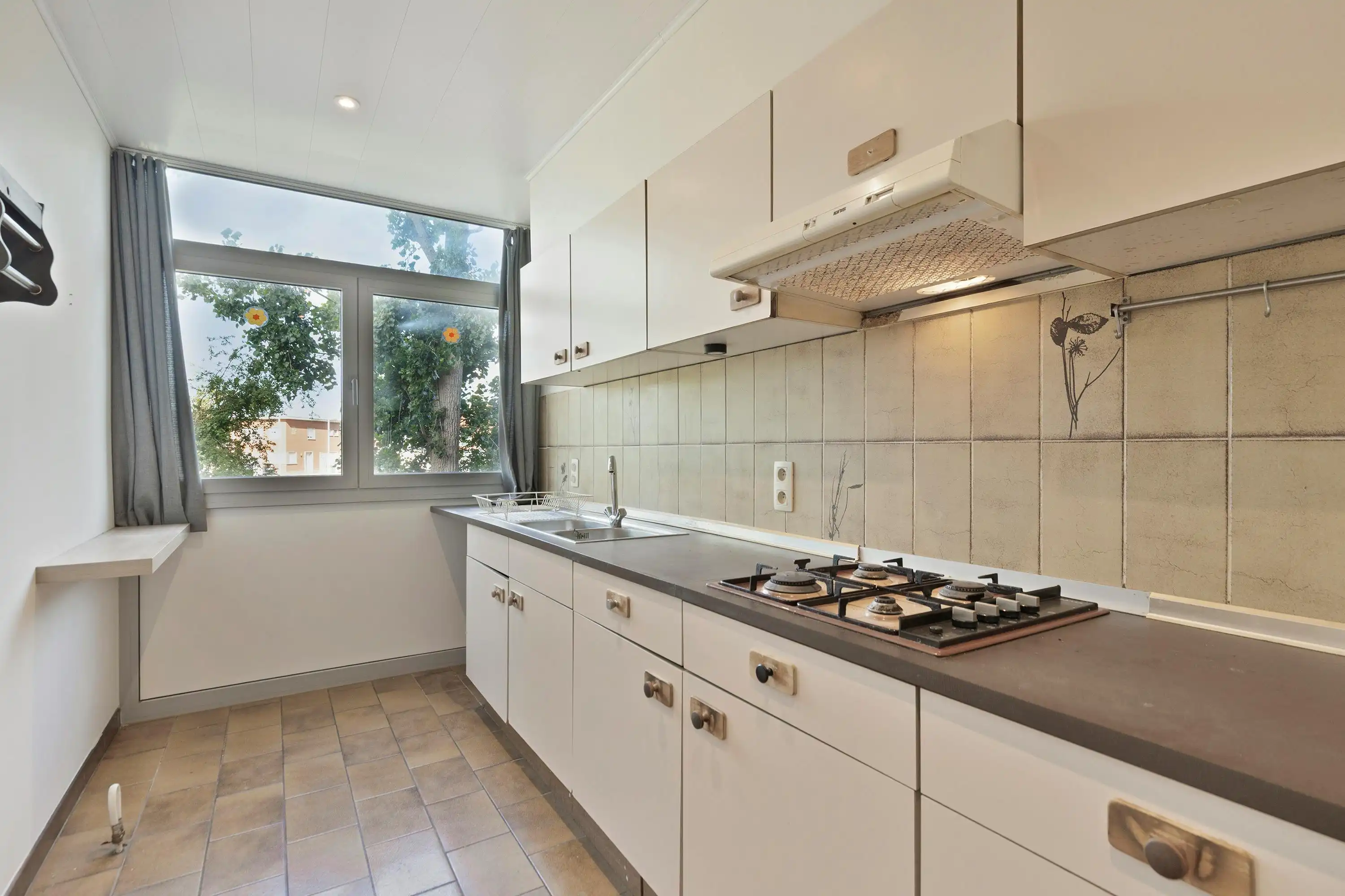 Appartement te koop in Borsbeek met drie slaapkamers foto 5