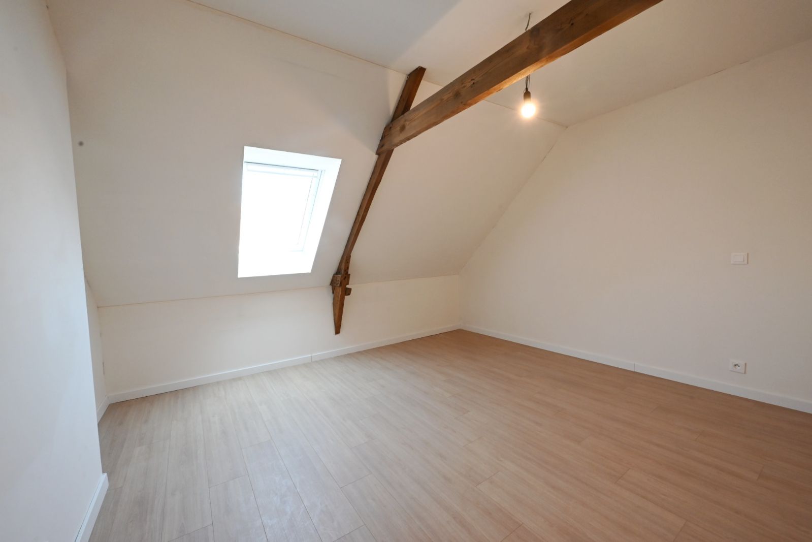 Gerenoveerde woning met 3 slaapkamers foto 12