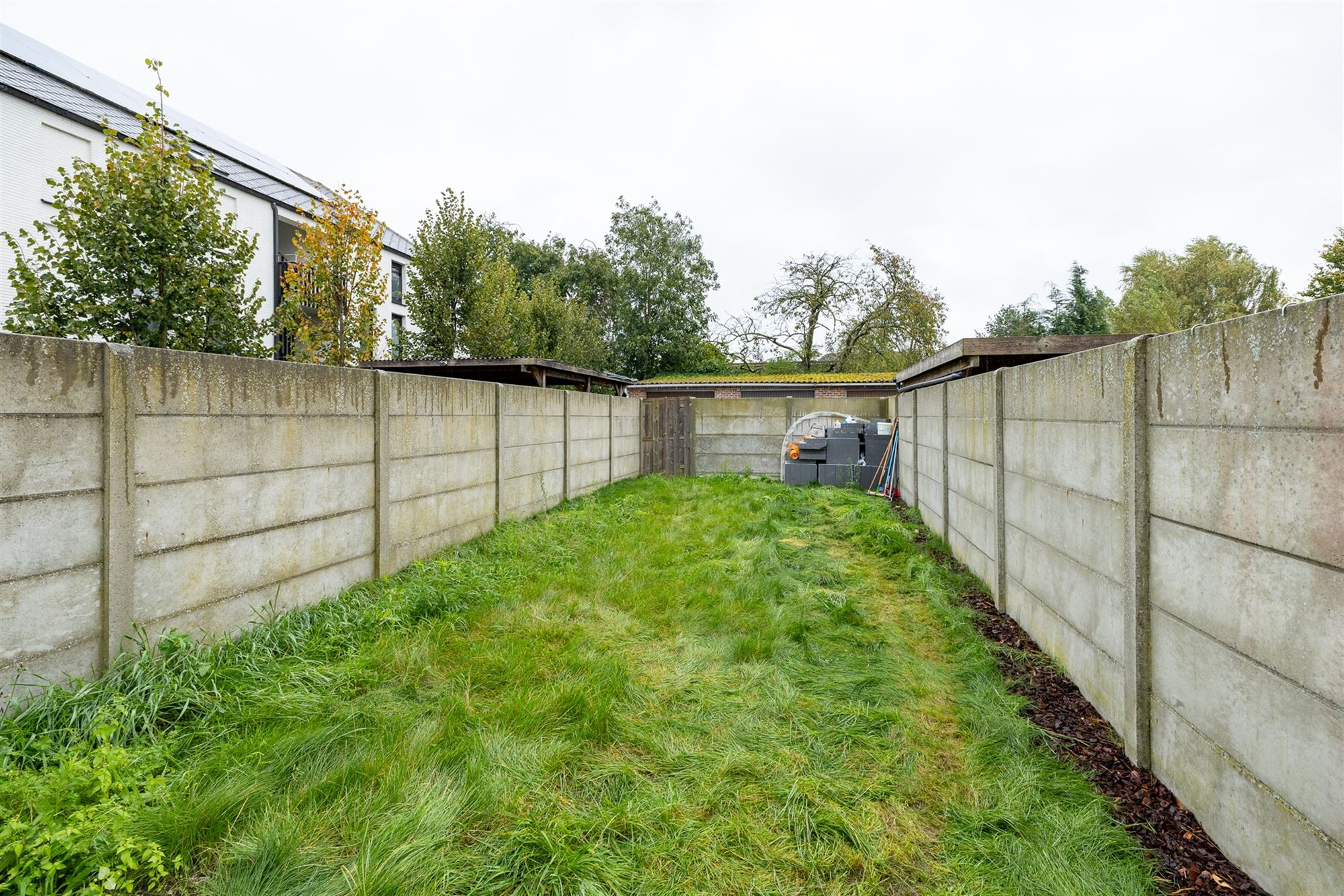 Fijne instapklare rijwoning in het hartje van Schellebelle foto 29