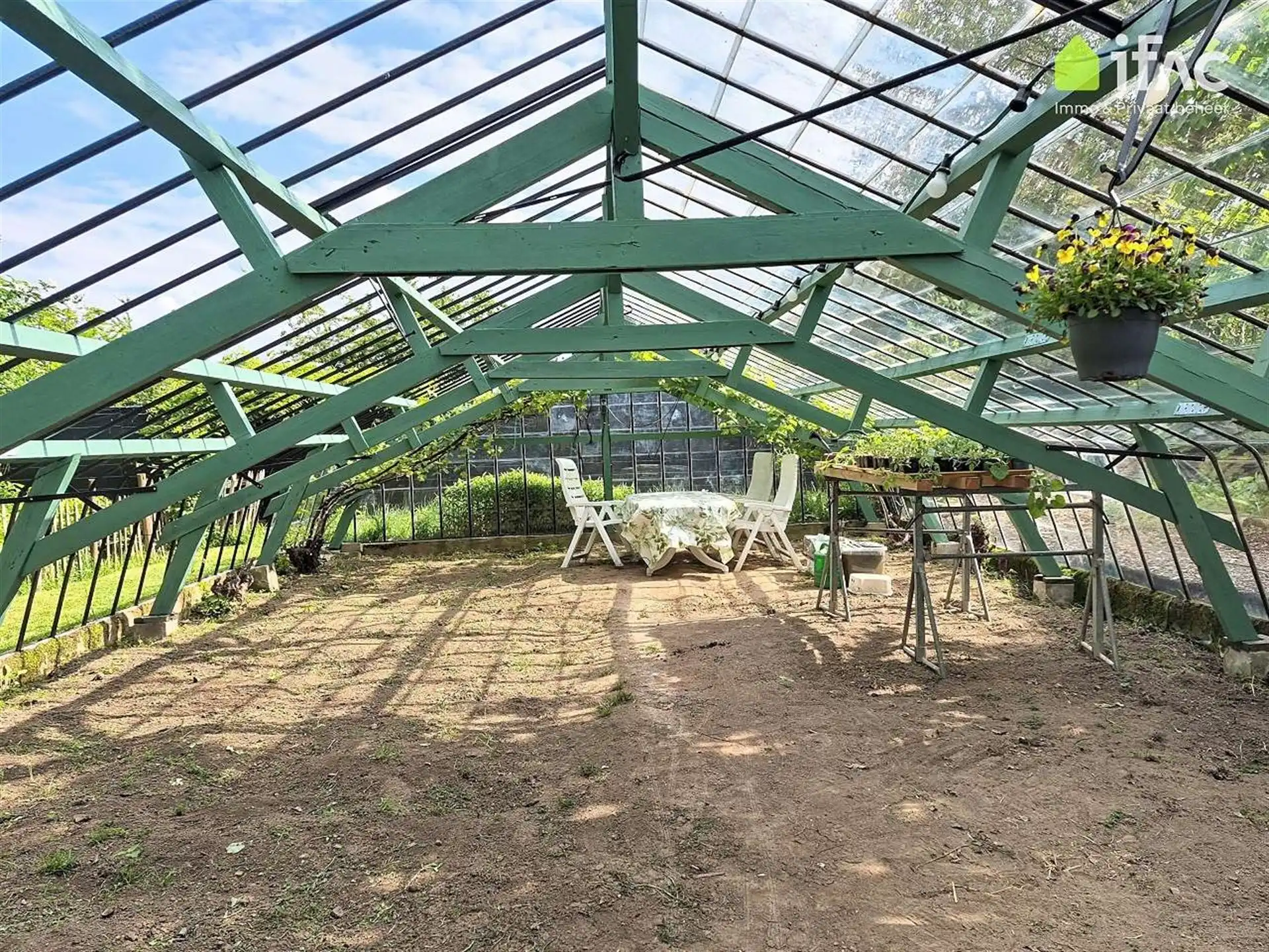 Volledig gerenoveerde woning met geweldige tuin op 28a 34ca foto 14