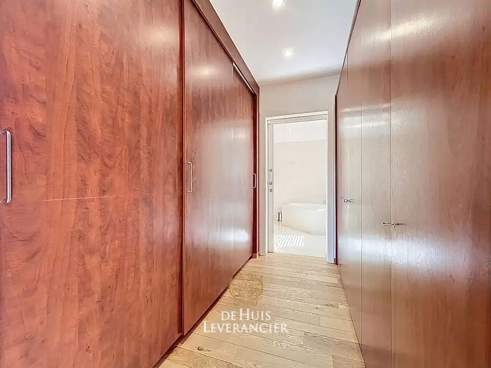Exclusieve villa op uitzonderlijk perceel van 1 767 m², grenzend aan natuurgebied foto 45