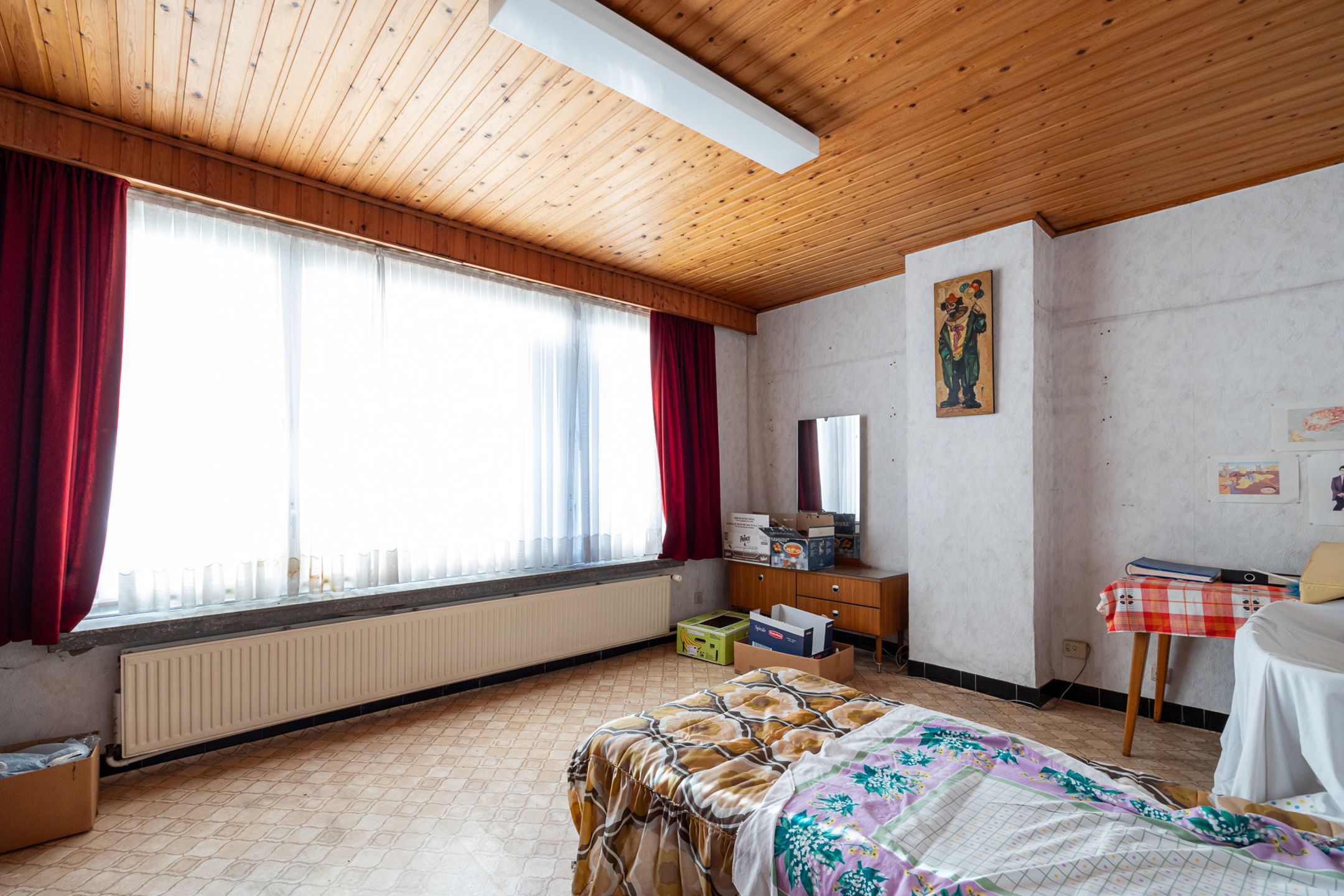 Zeer ruime te renoveren woning met 4 slpk en koer foto 16