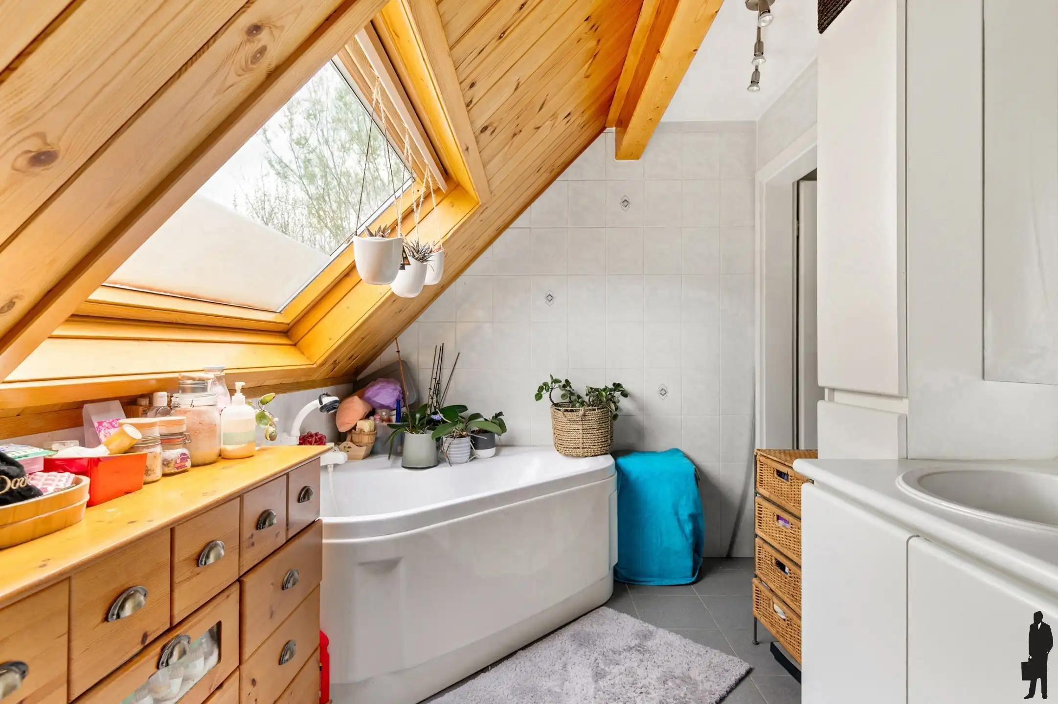 Ruime woning met 5 slpks, 2 badks en tuin met groenzicht foto 24