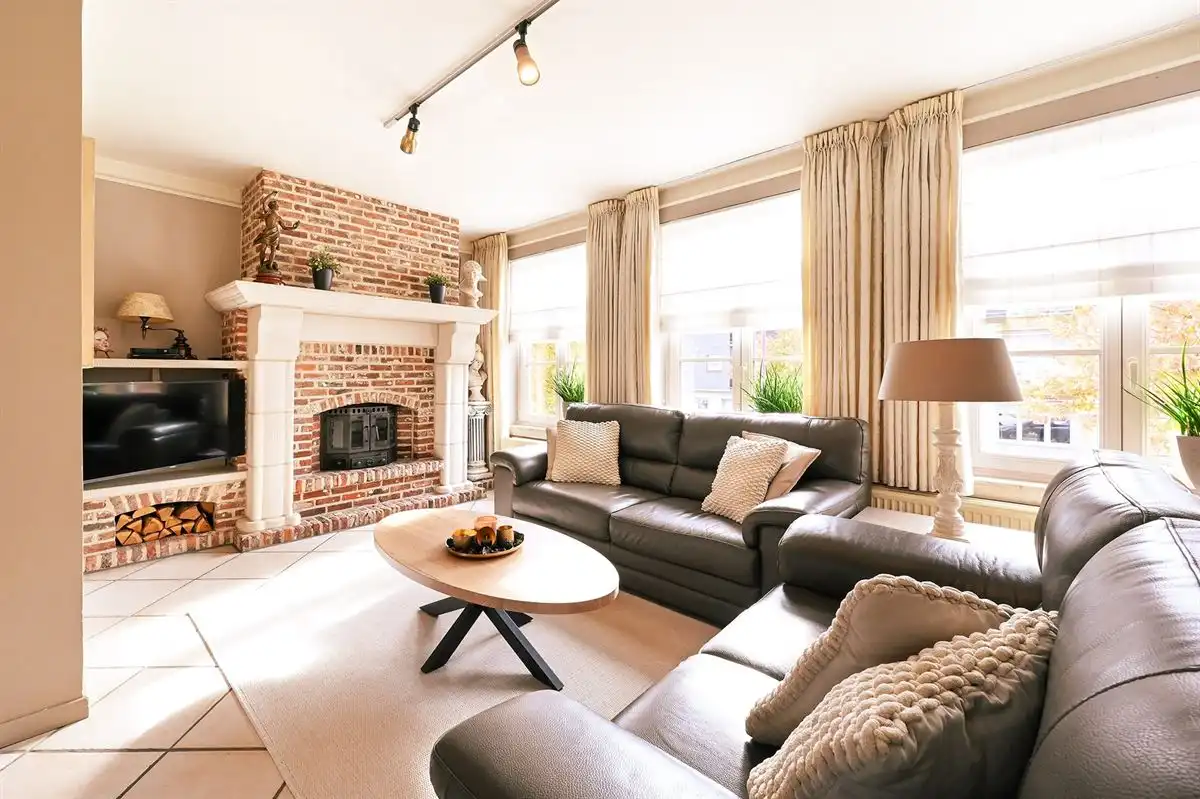 Bel-etage in zeer fijne woonwijk foto 8