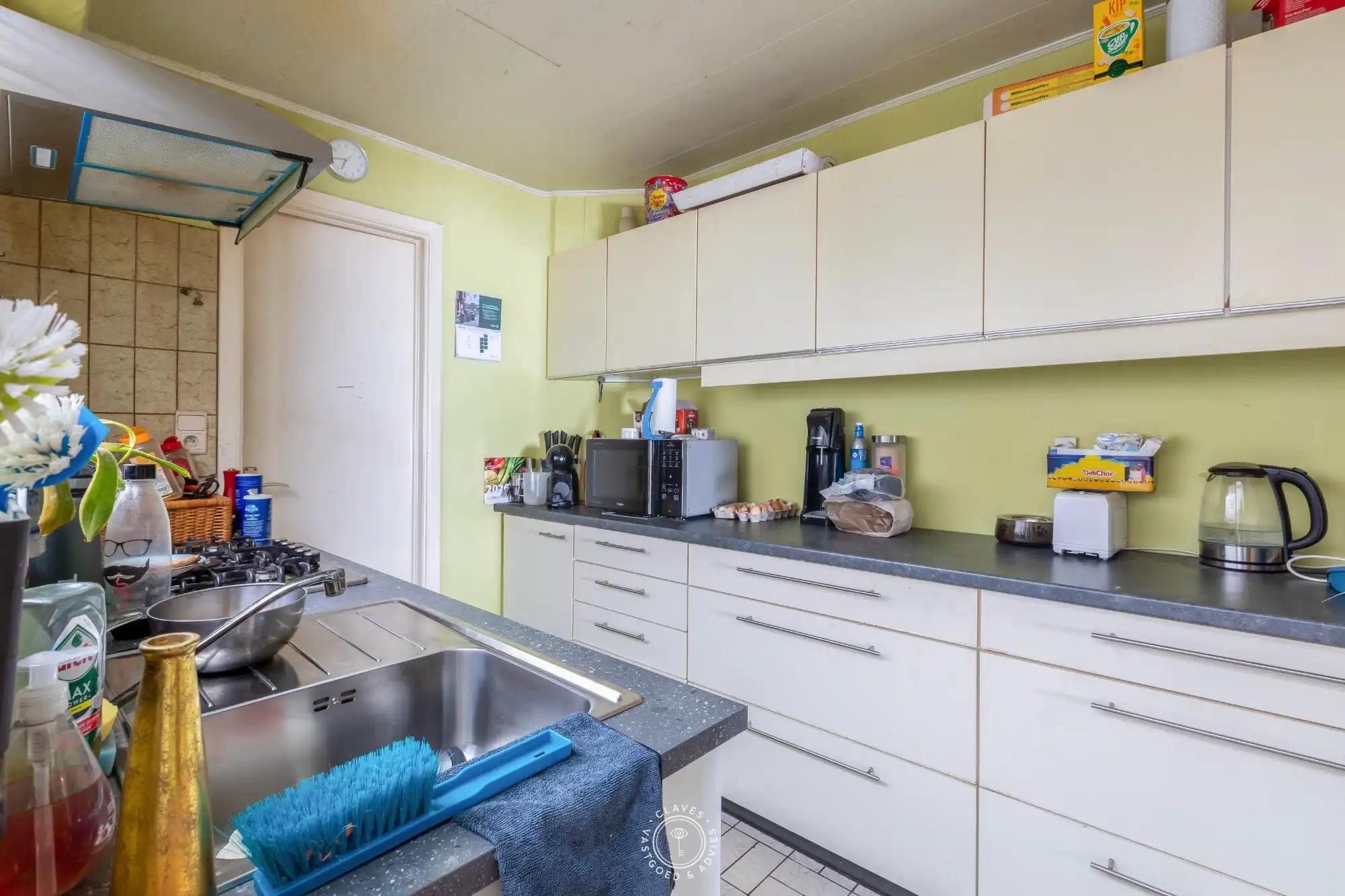 Op te frissen woning met fijne tuin foto 9