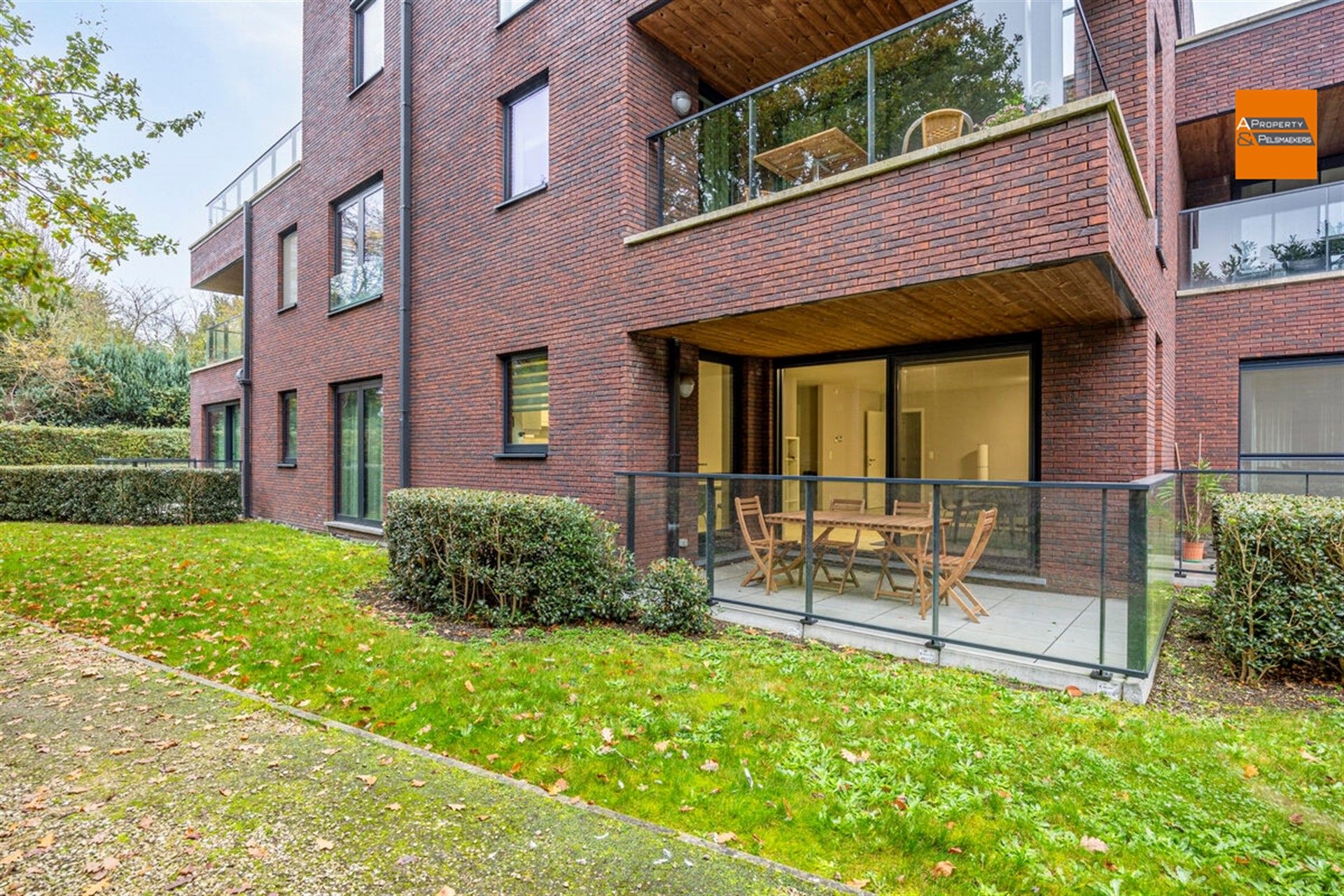 BOD AANVAARD Appartement met 2 slaapkamers en parkeerplaats foto 11