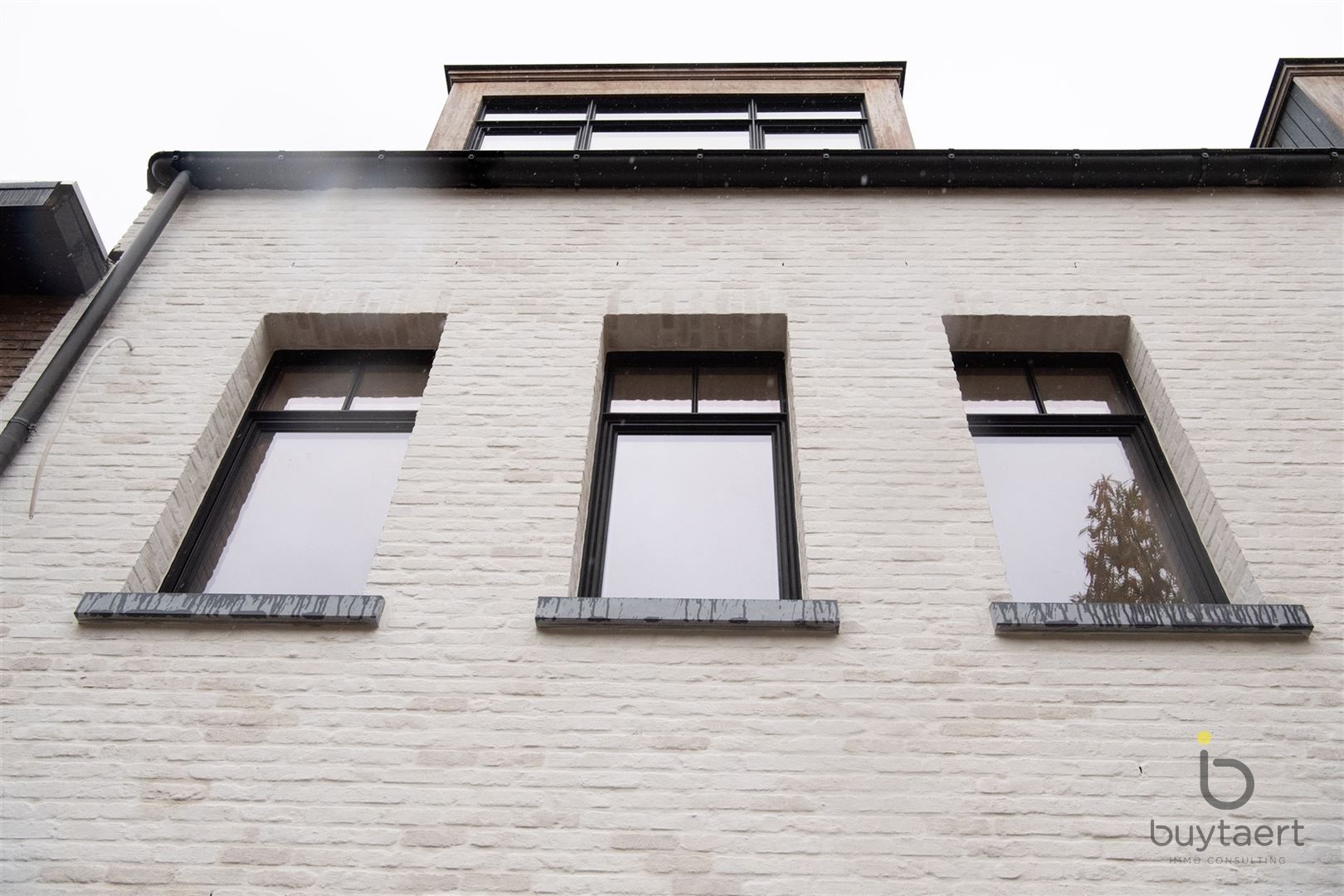 Duurzaam en stijlvolle nieuwbouw rijwoning + tuin! foto 3