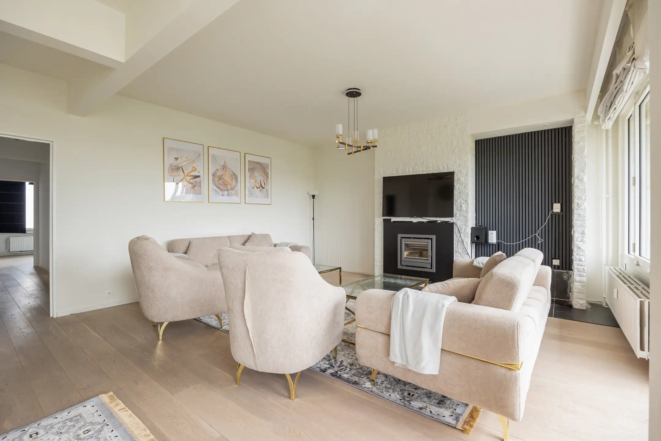 Lichtrijk Hoekappartement met 4 slpks , instapklaar foto 6