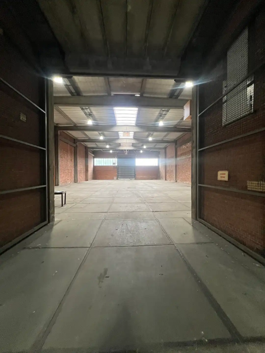 Magazijn te huur foto 10