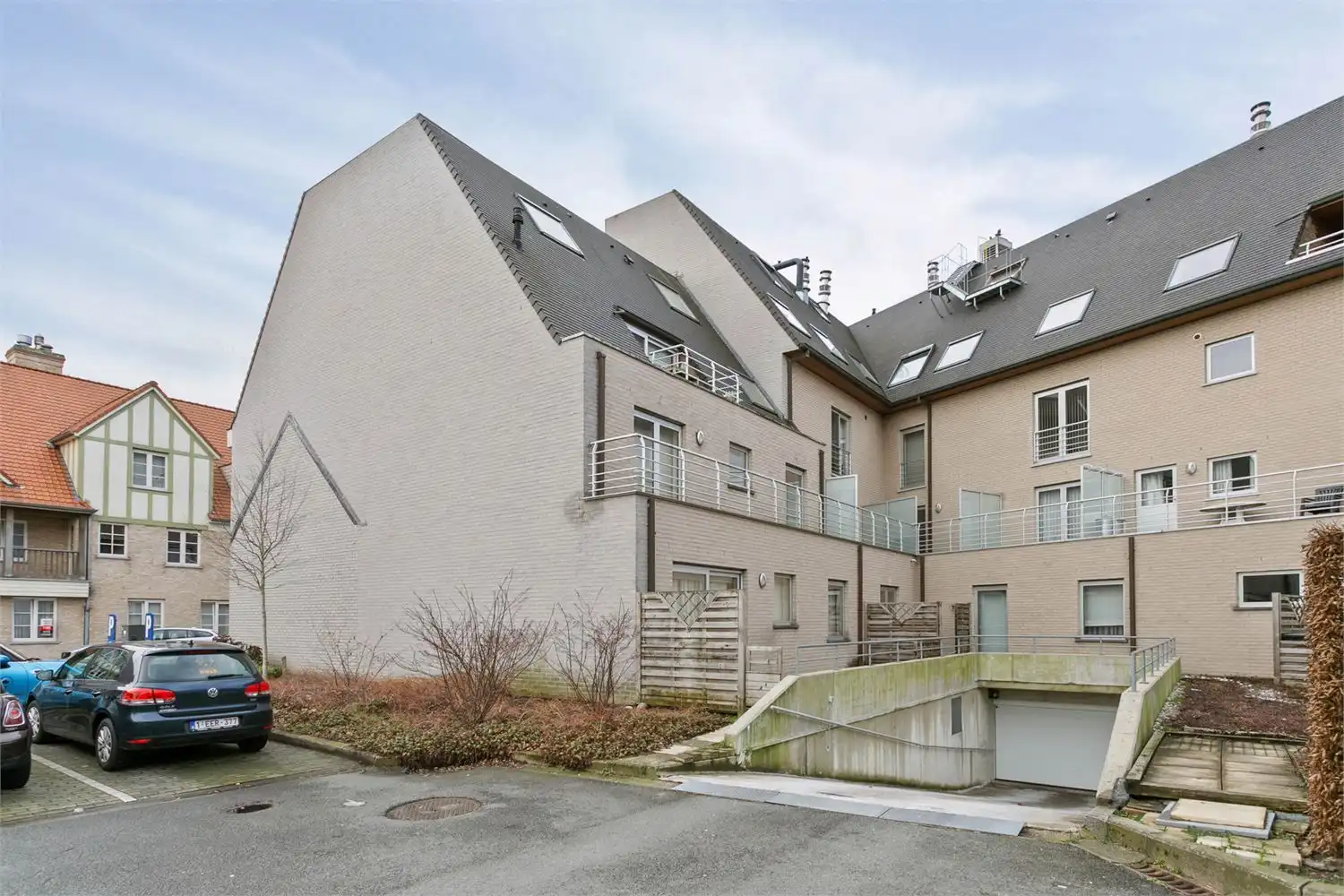 Instapklaar duplex dakappartement met terras in hartje Oostkamp foto 31