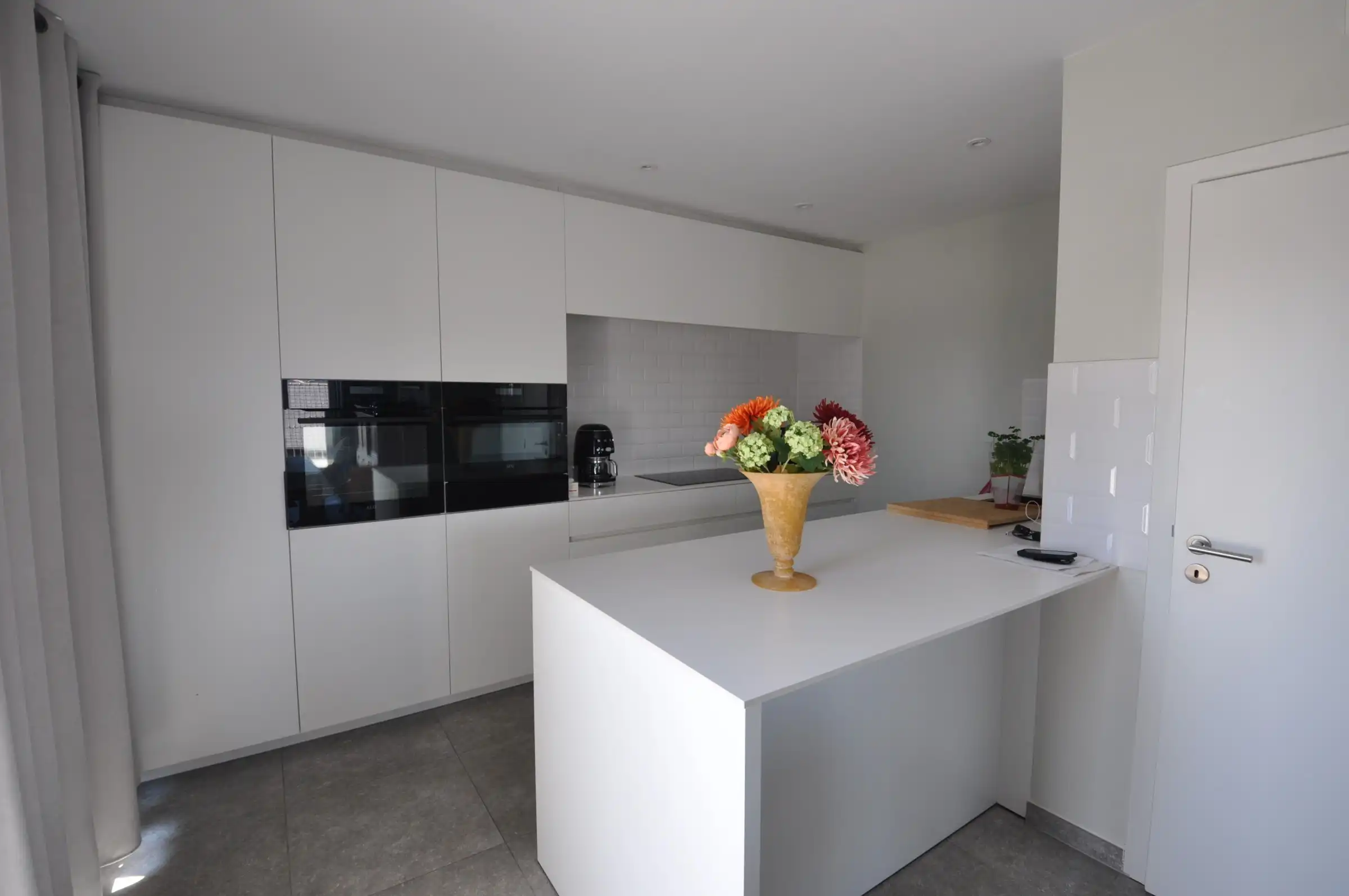 Stijlvol appartement met private autostaanplaats foto 17
