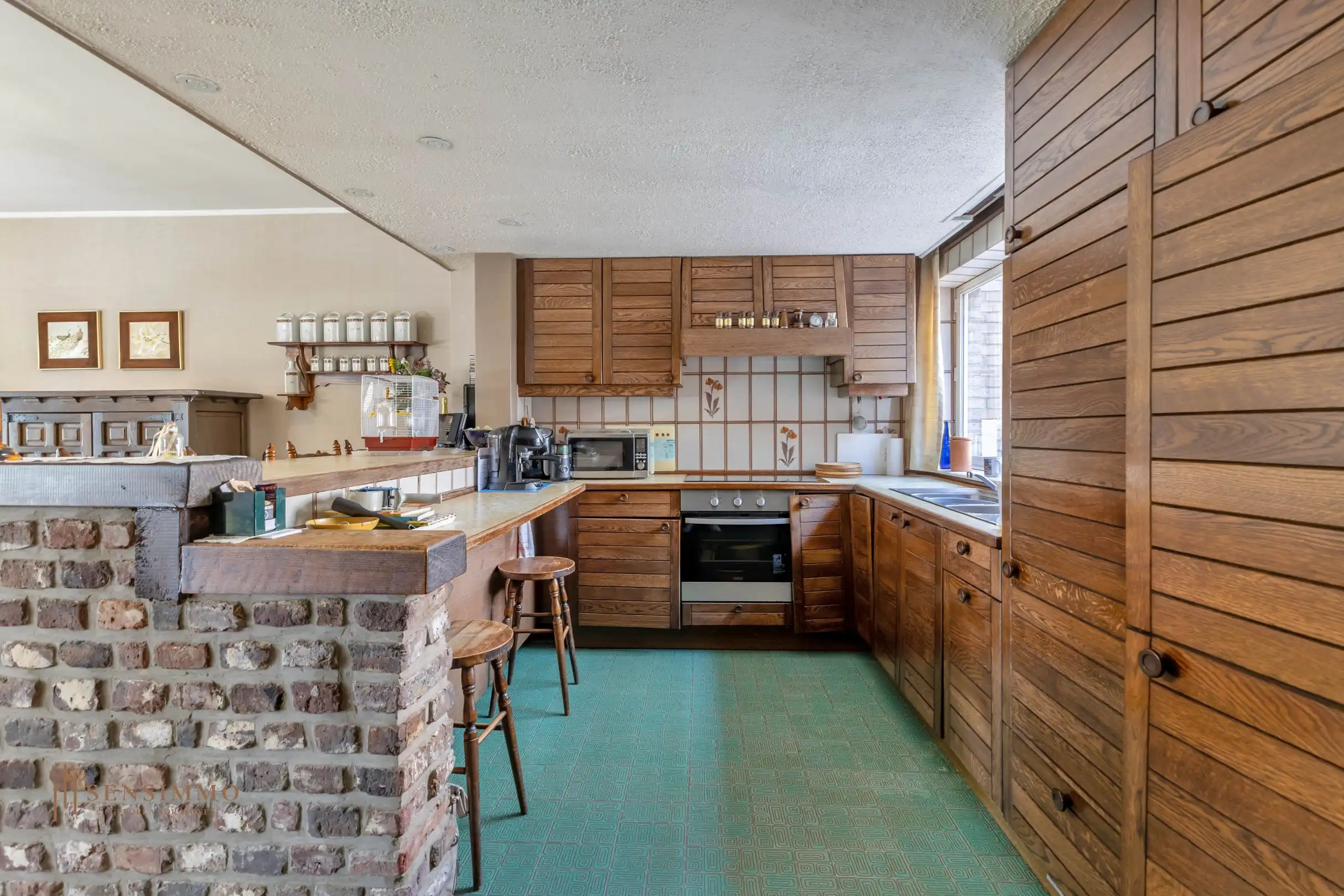 RUIME HALFOPEN WONING MET 4 SLAAPKAMERS OP RUSTIGE LIGGING foto 9