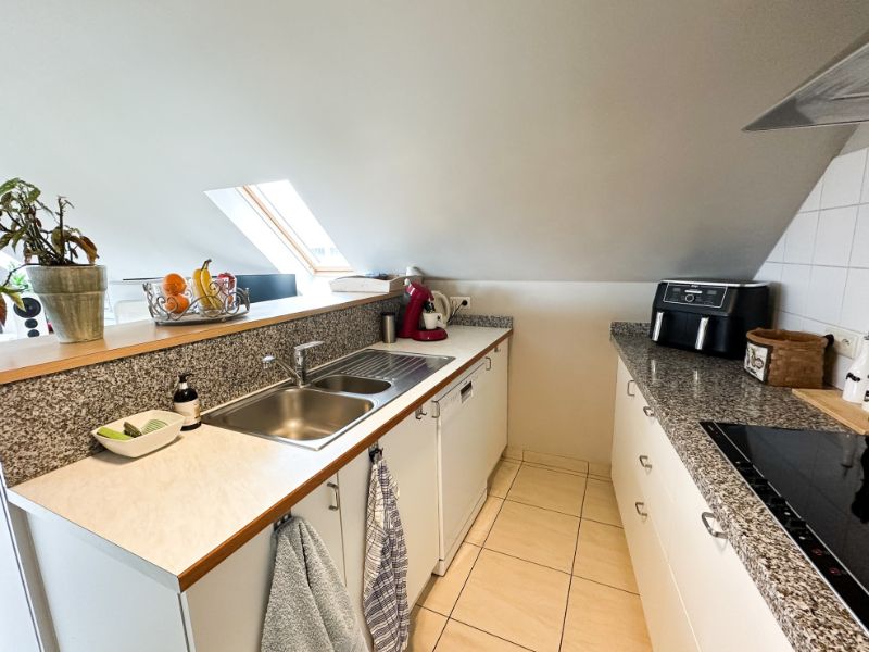 Roeselare : mooi verzorgd dakappartement met 2 slps en een ruimt zonneterras van +/- 20 m². foto 3