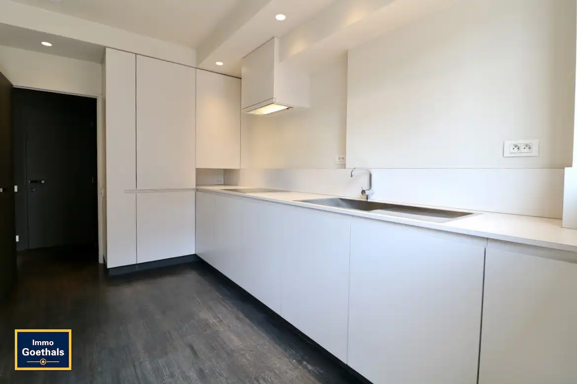 Luxe appartement met zicht op de Leie en de Broeltorens. 2 kamers en terras. foto 11