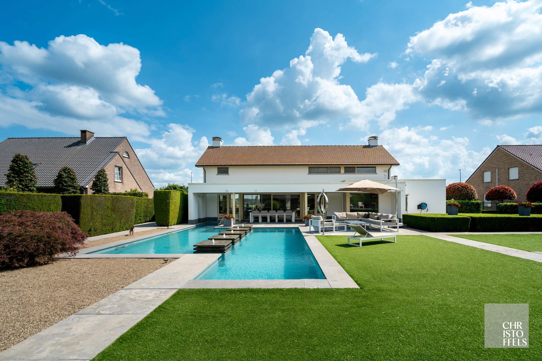 Exclusieve villa met verwarmd zwembad op een perceel van 2.295m²!  foto 11