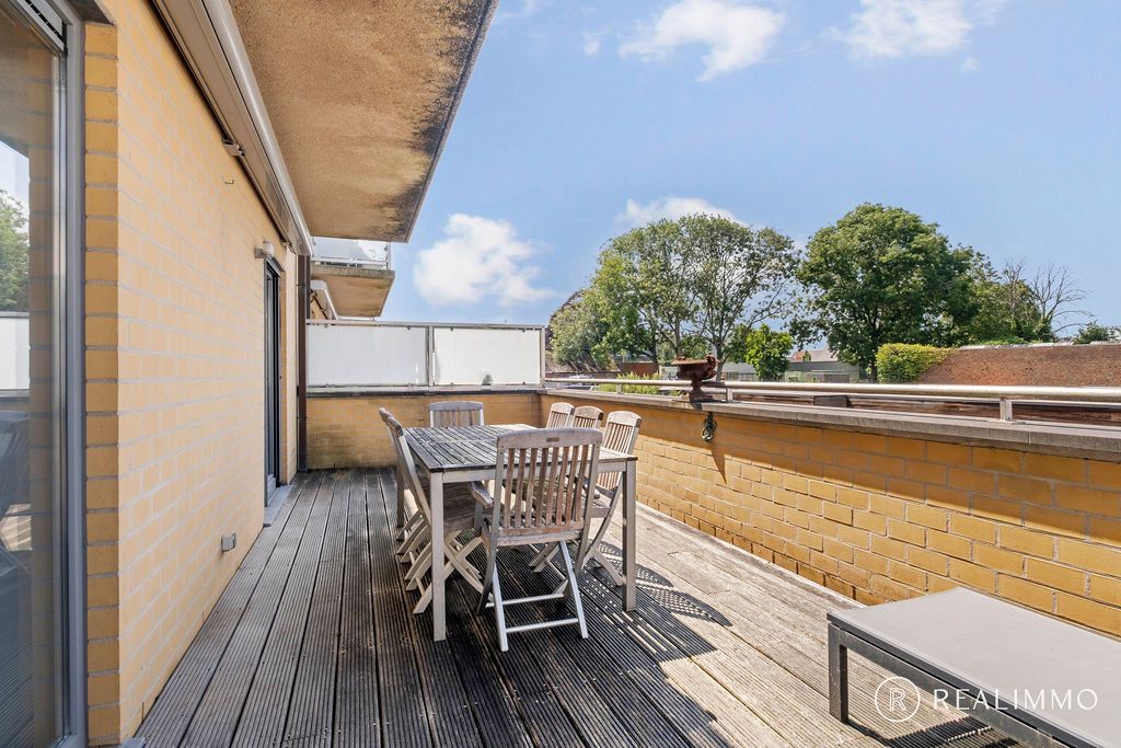 Ruim appartement met garage! foto 14
