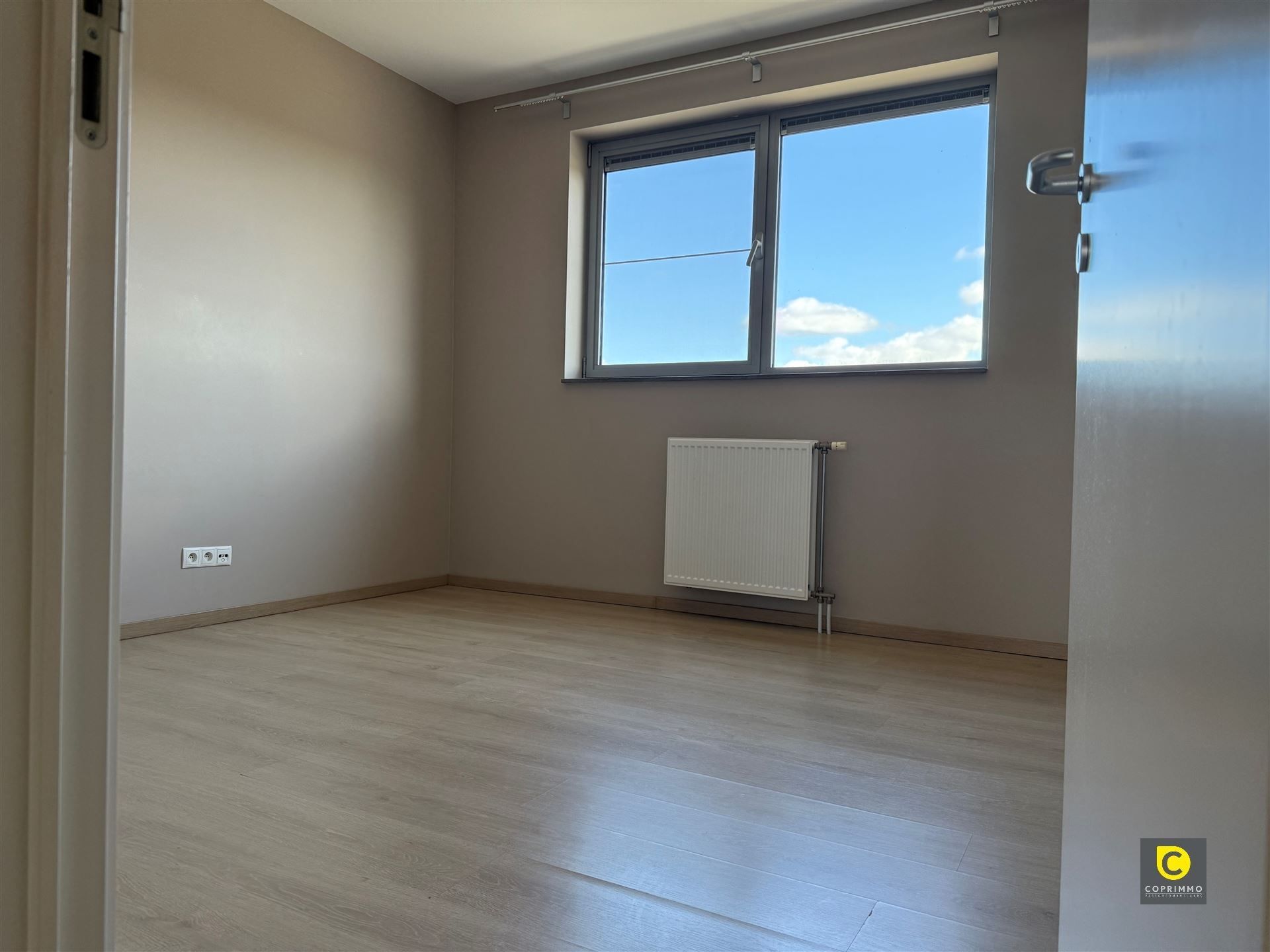 Appartement met 2 slk. en P foto 7