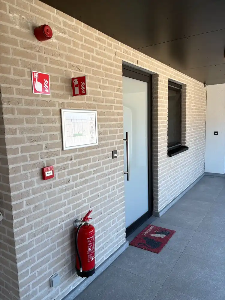 Mooi recent appartement met 2 slk, terras en ondergrondse parking met berging foto 13