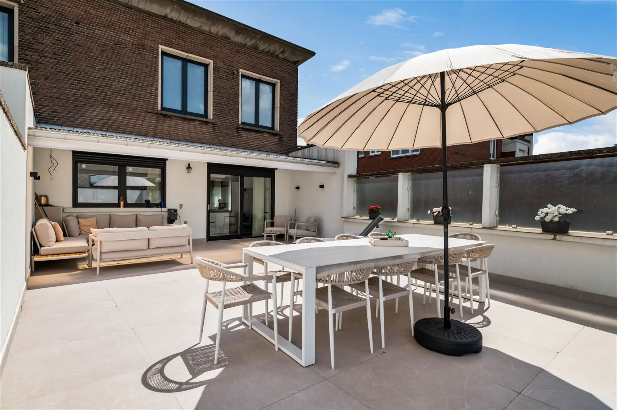 Prestigieuze woning met gelijkvloerse kangoeroewoning. foto 8