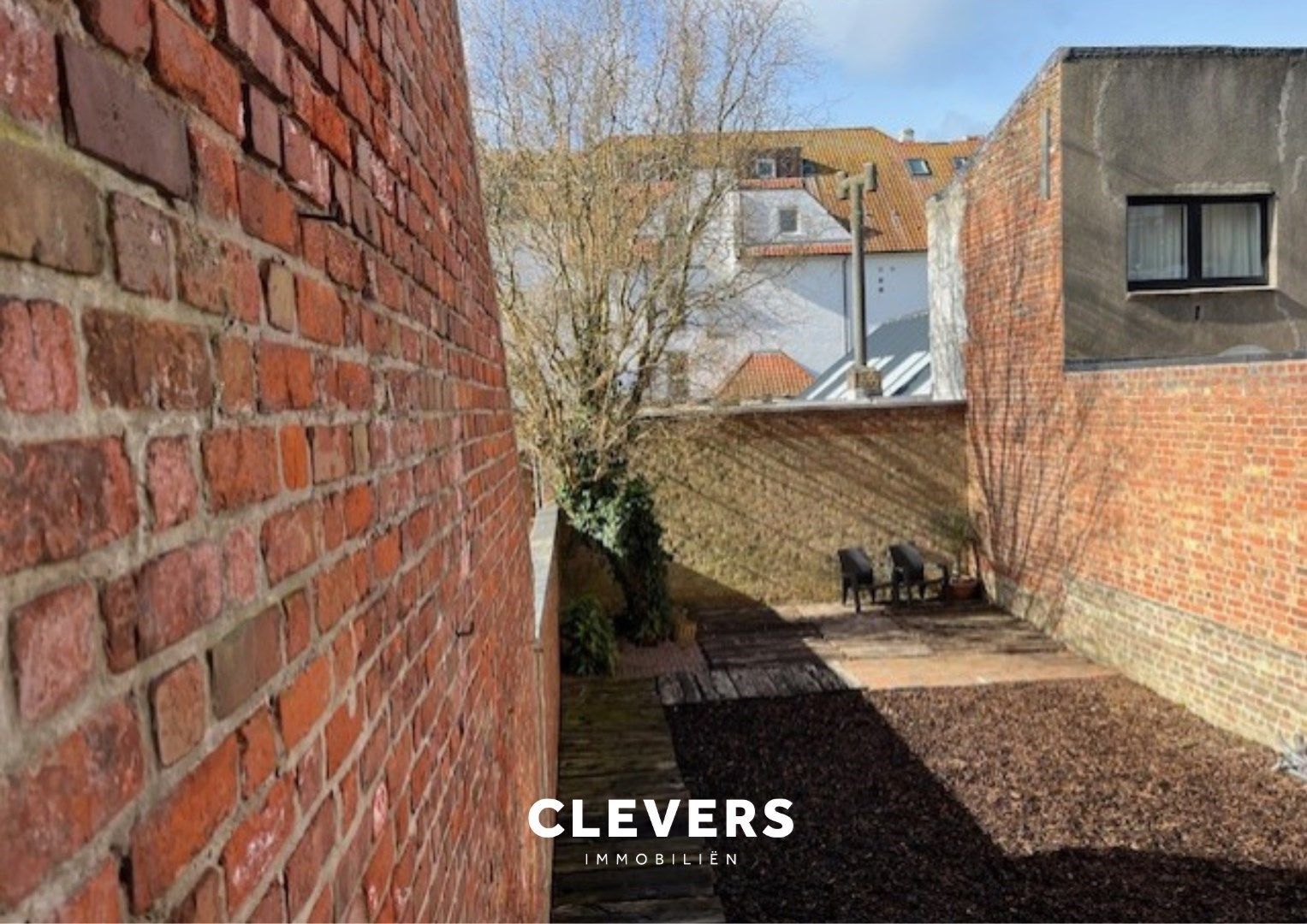 Charmant appartement met grote tuin in kleine residentie foto 15