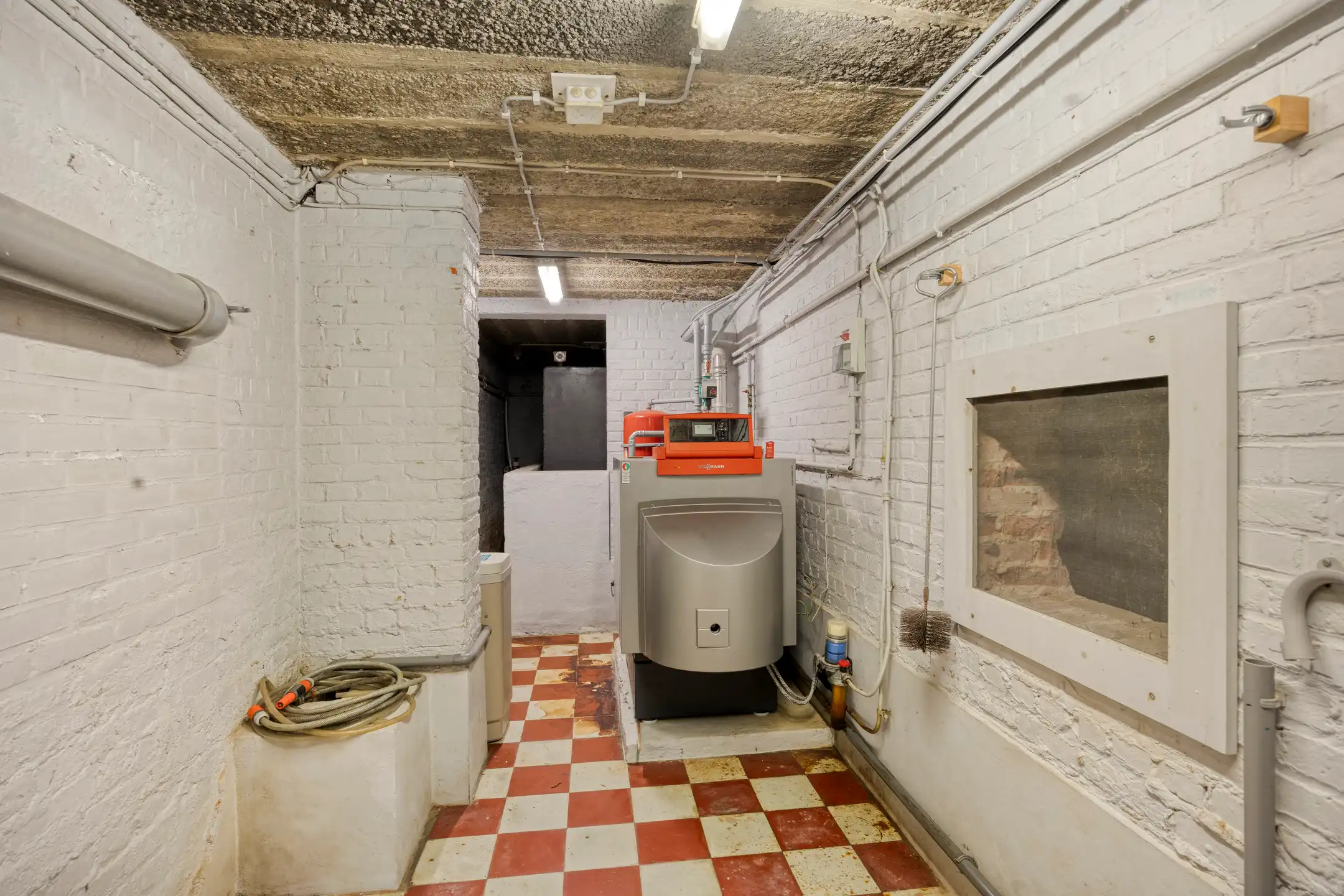 Halfopen woning met ruime garage en uitbreidingspotentieel foto 42
