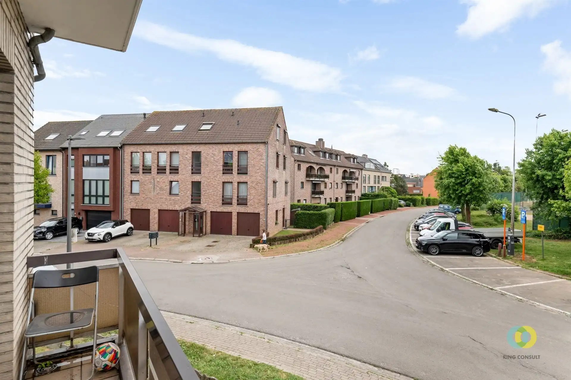 appartementsgebouw met garages foto 10