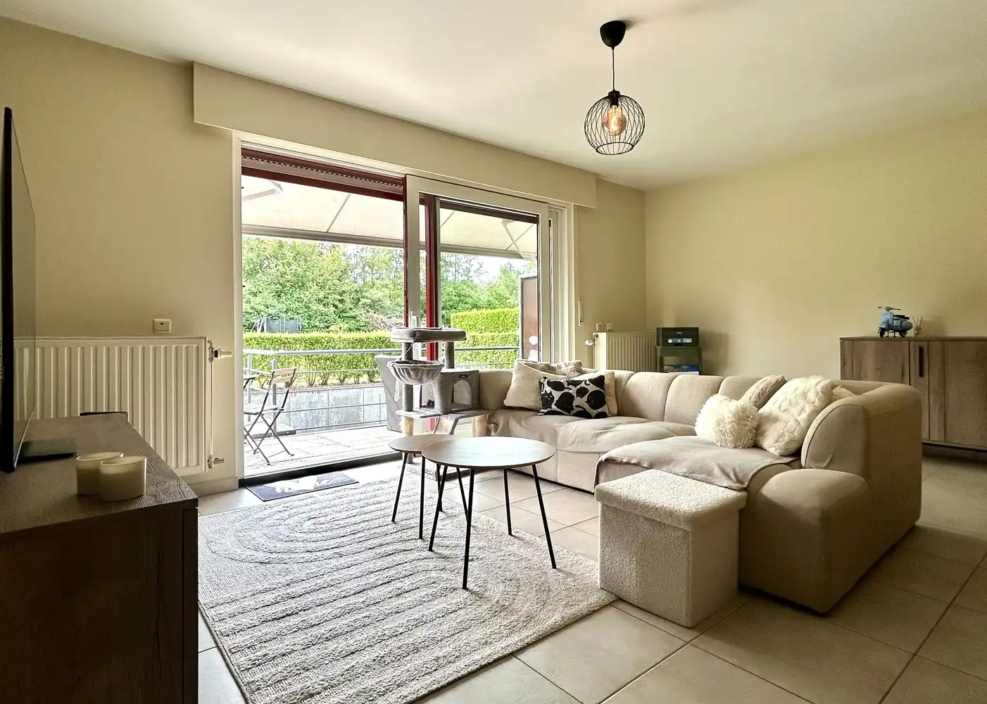 Instapklaar, gelijkvloers appartement met ruim terras en autostaanplaats foto 3