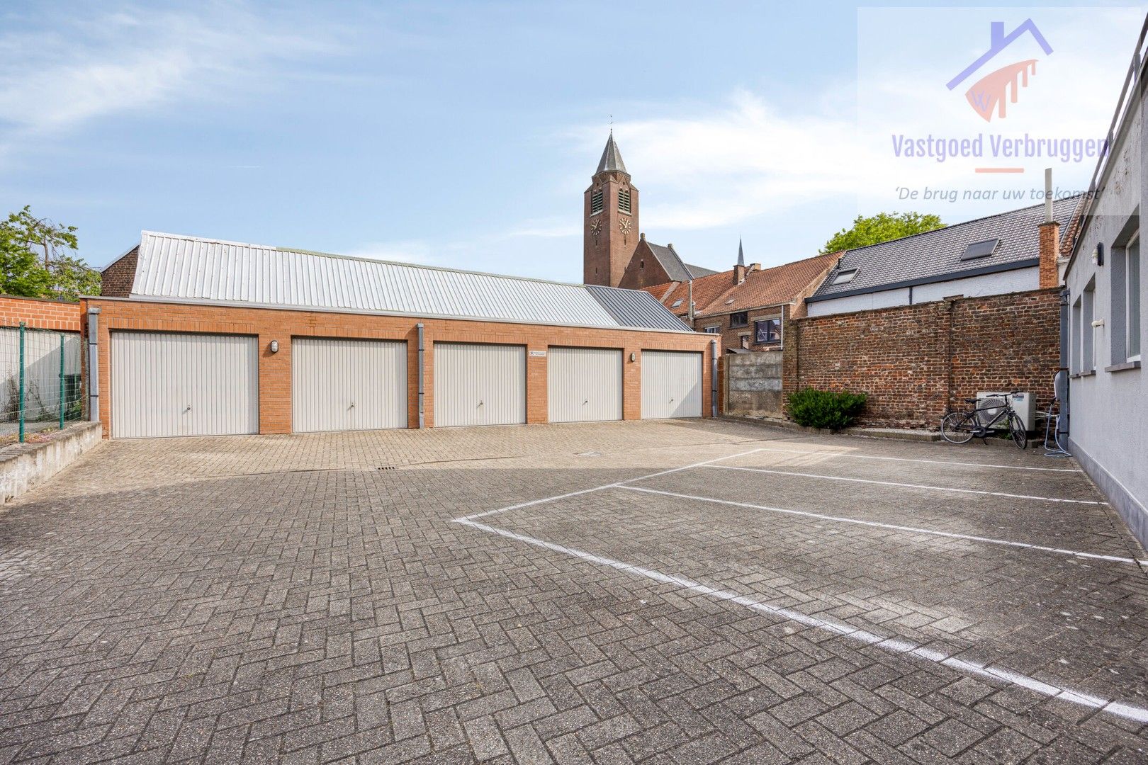 Instapklaar ruim 3 slpk duplex-penthouse met 2 terrassen in centrum van Erembodegem foto 19