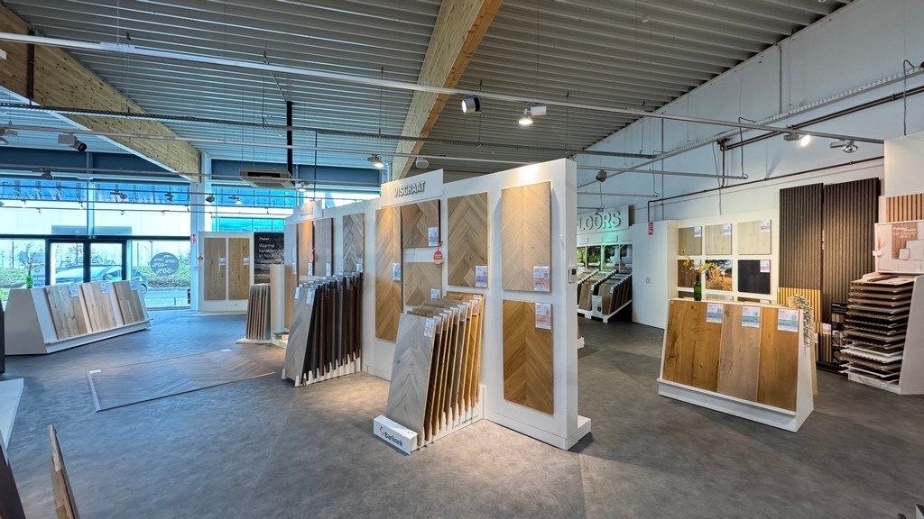 Showroom met opslagruimte te huur aan Kortrijksesteenweg in Gent foto 4