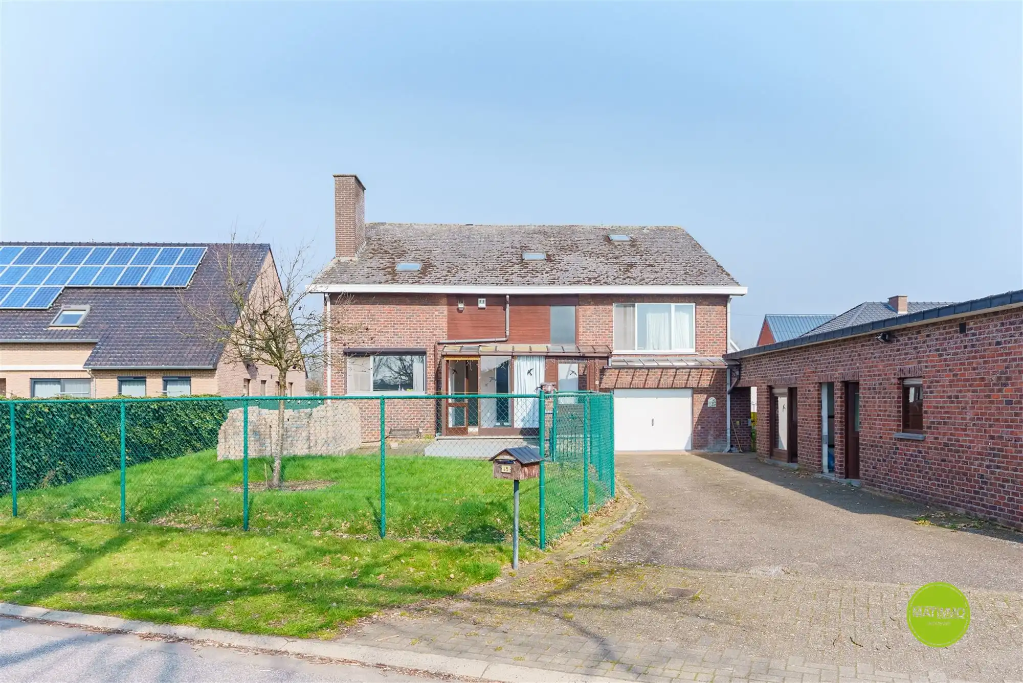 Woning met 8 slaapkamers en veel potentieel te Herk-de-Stad foto 2