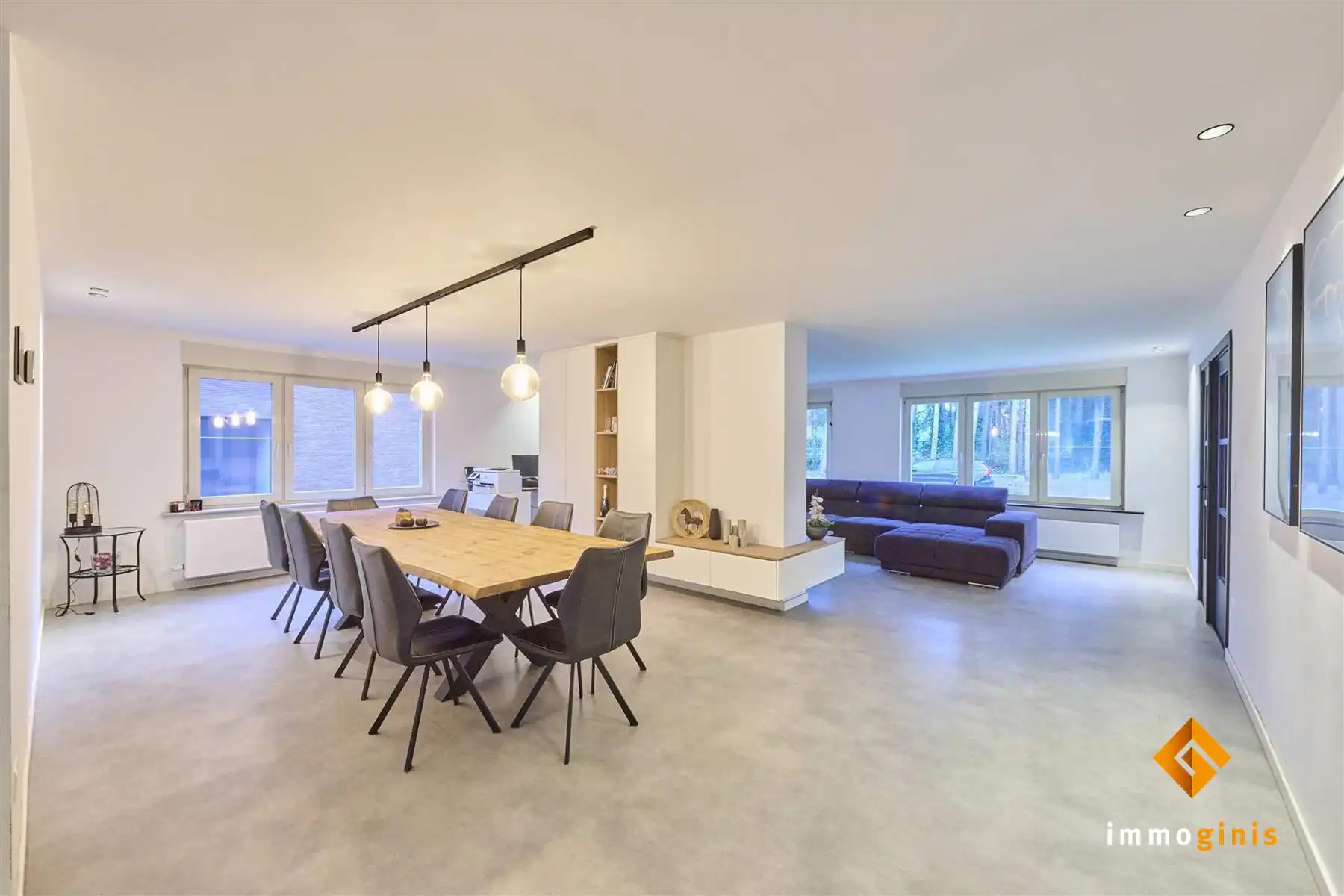 Ruime, gerenoveerde woning met 6 slaapkamers en loods (180m²) op een perceel van 71a44ca. foto 8