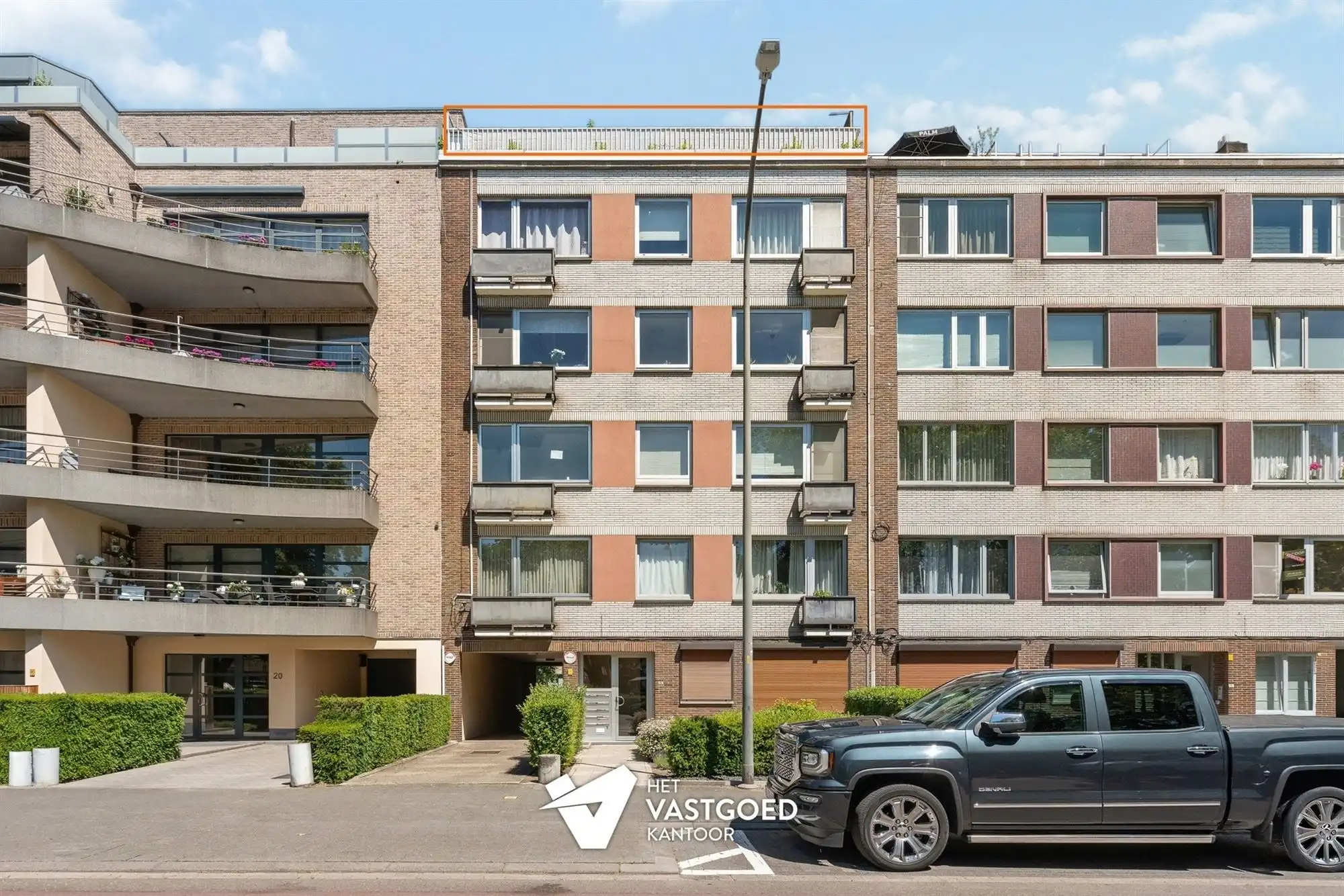 GERENOVEERD APPARTEMENT MET 2 TERRASSEN OP TOPLOCATIE TE HASSELT CENTRUM foto 2