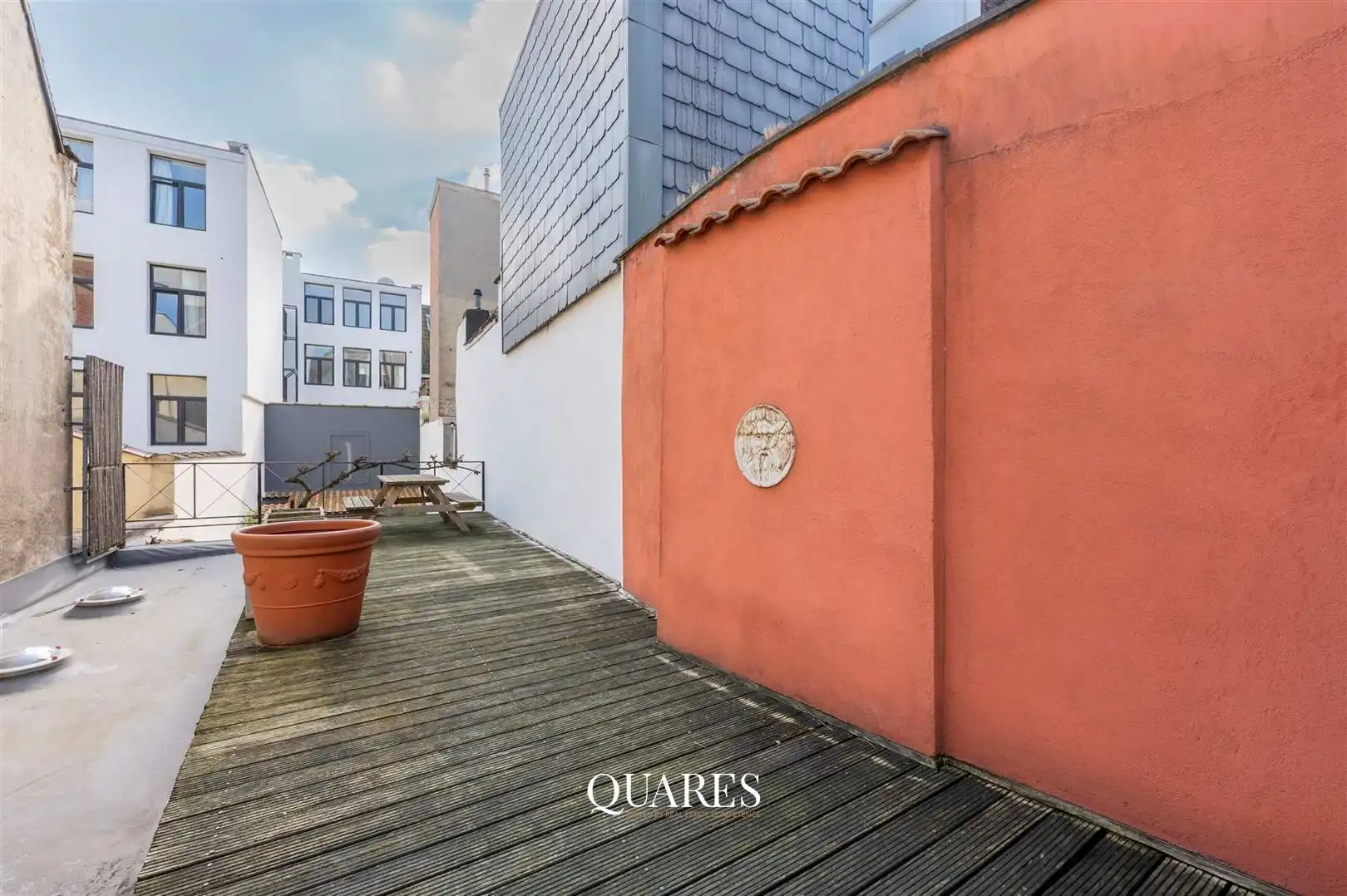 Herenhuis met zuidgerichte tuin en terras in het historisch centrum foto 12