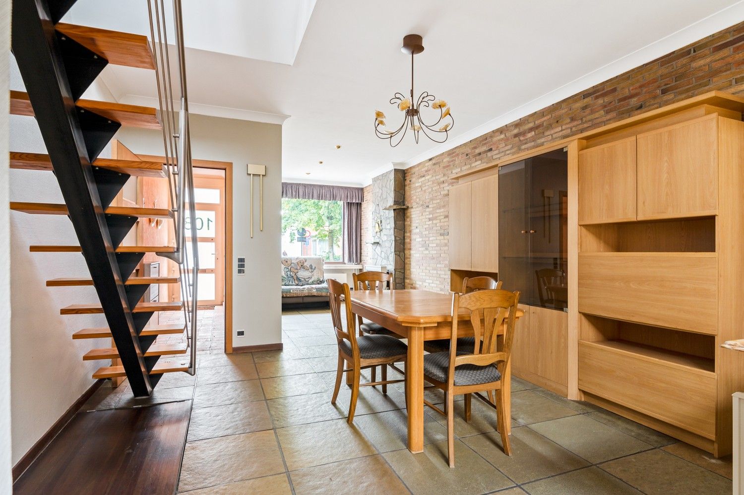 Huis met 3 slaapkamers en tuin te koop in Wijnegem! foto 7