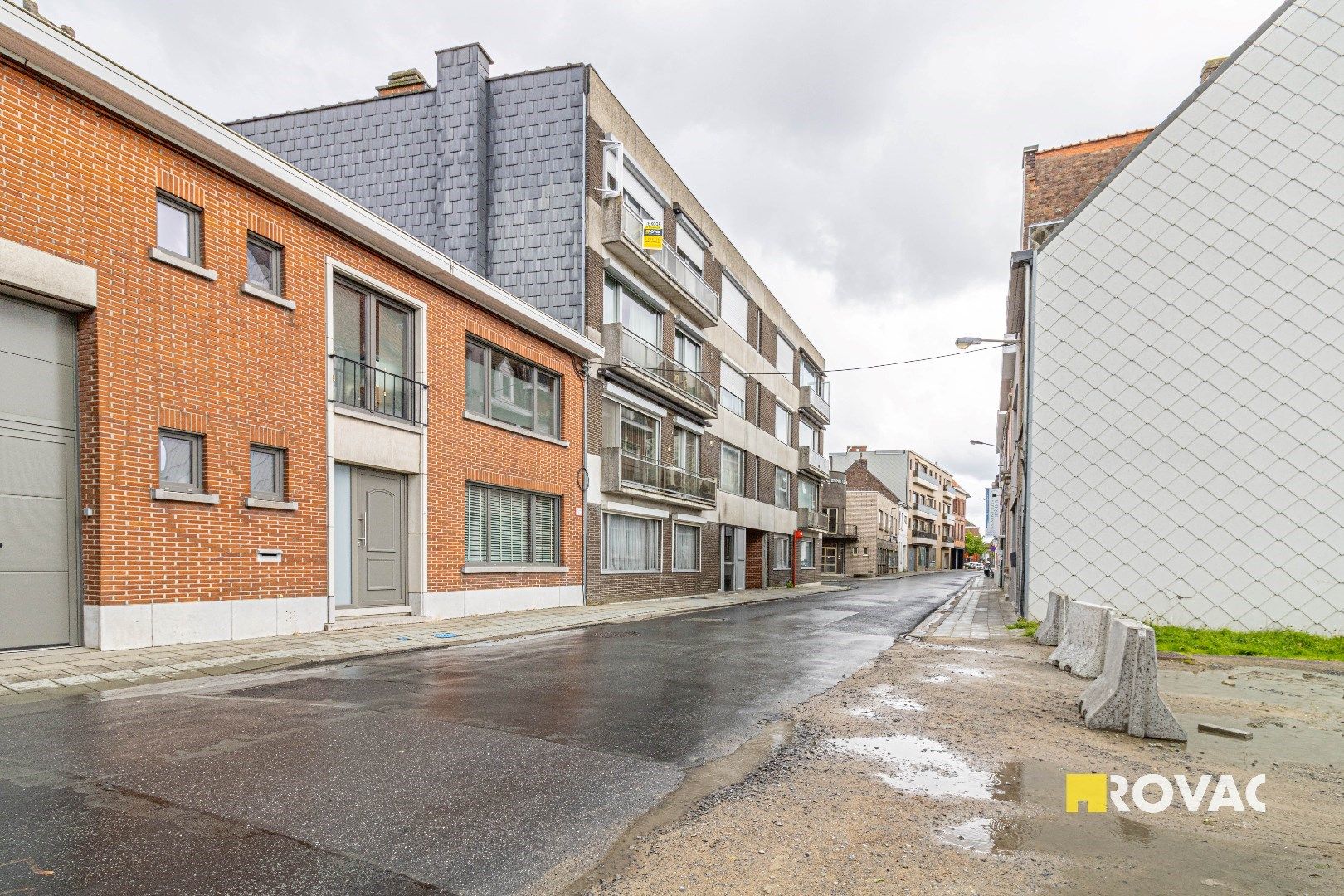 Centraal gelegen appartement met 2 slaapkamers en garage foto 1