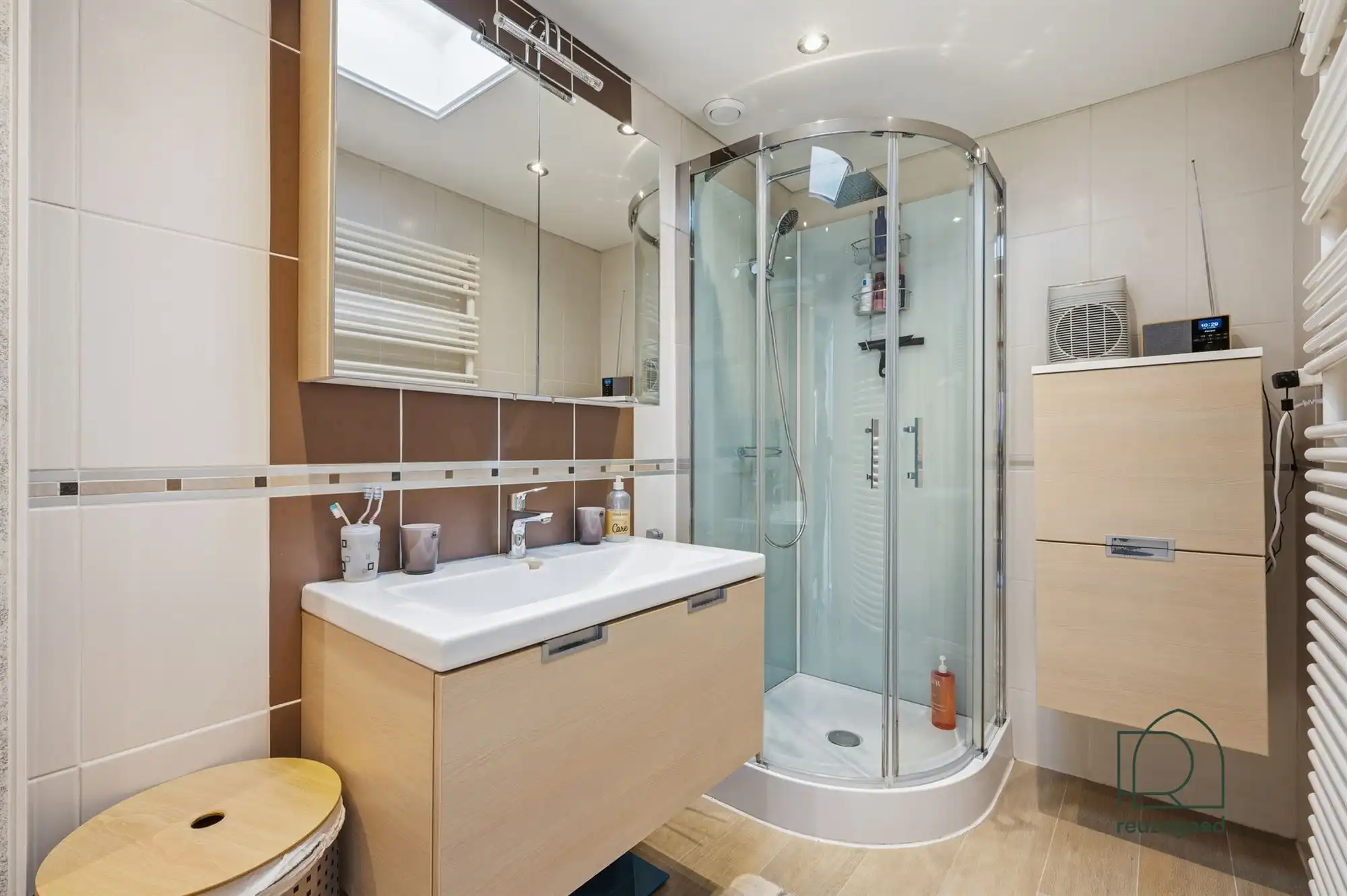 Charmante, verrassend ruime, op te frissen woning met 3 slaapkamers, garage en zonnig tuintje op fietsafstand van Mechelen centrum! foto 14