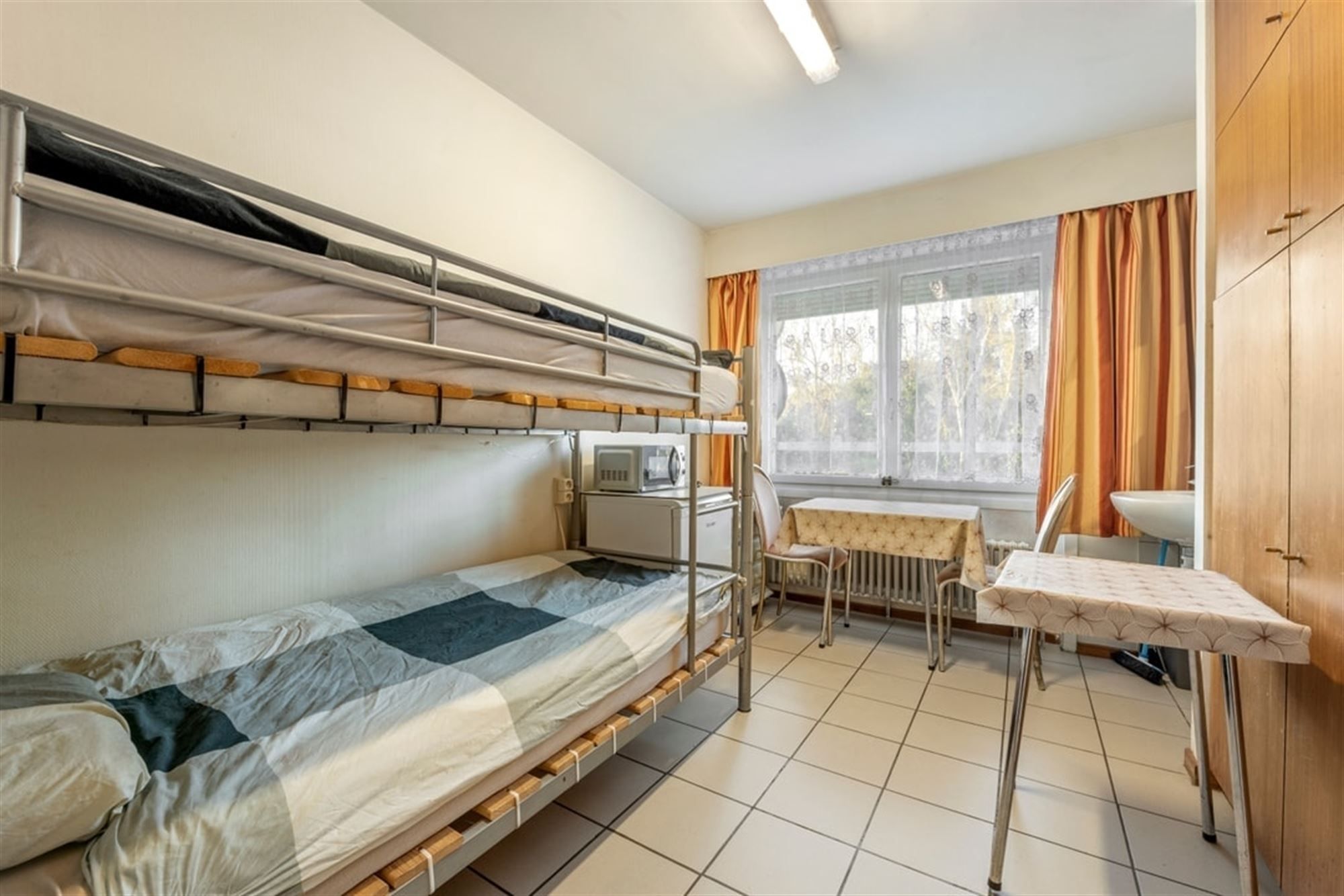 VERGUND GEMEENSCHAPSHUIS MET 15 INDIVIDUELE KAMERS foto 30