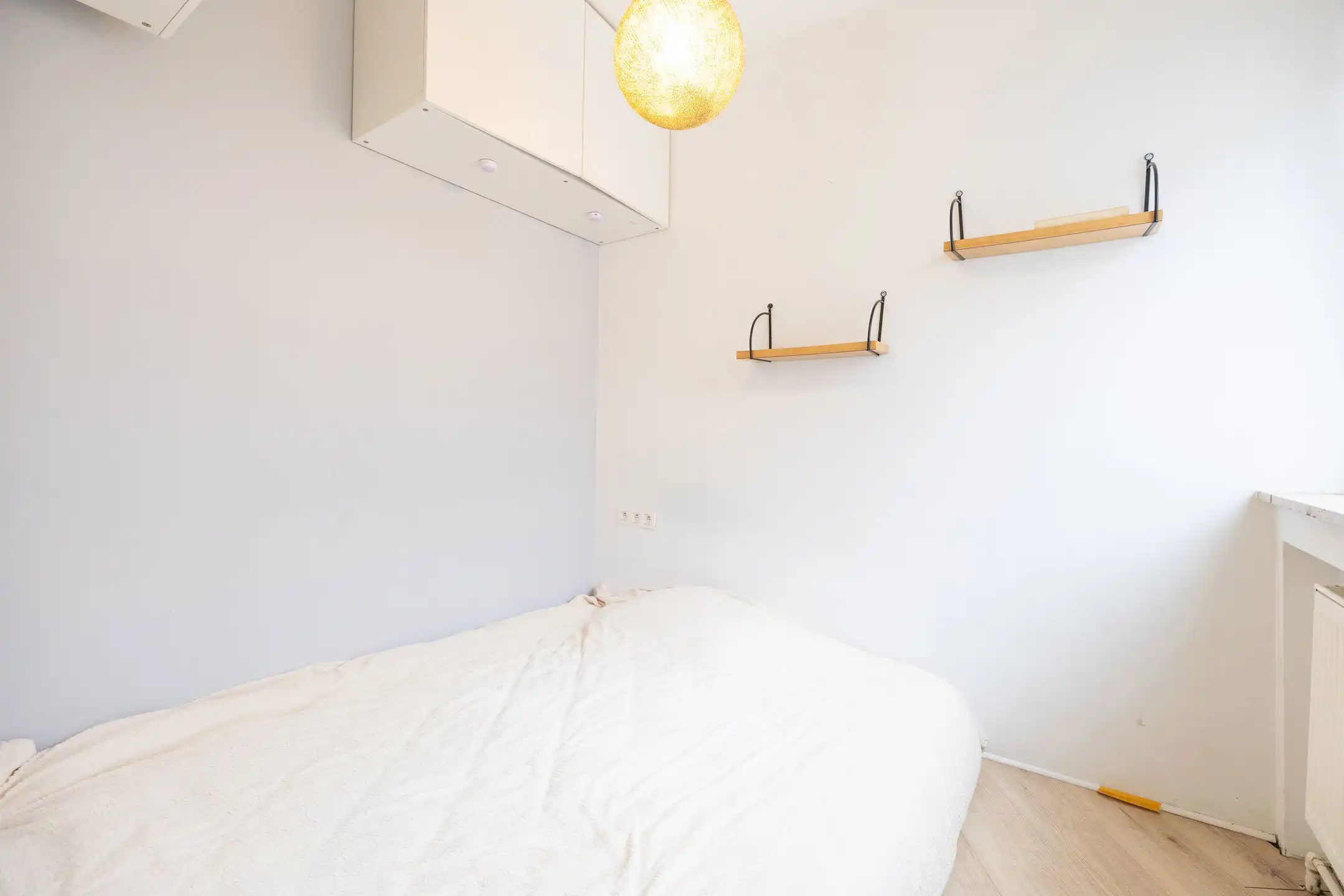 Licht gerenoveerde studio met groen terras in Vorst foto 8