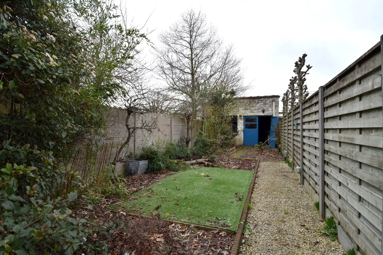 Te renoveren woning met tal van mogelijkheden en ruime opslagplaats (65,5 m²) te koop in Bissegem foto 9